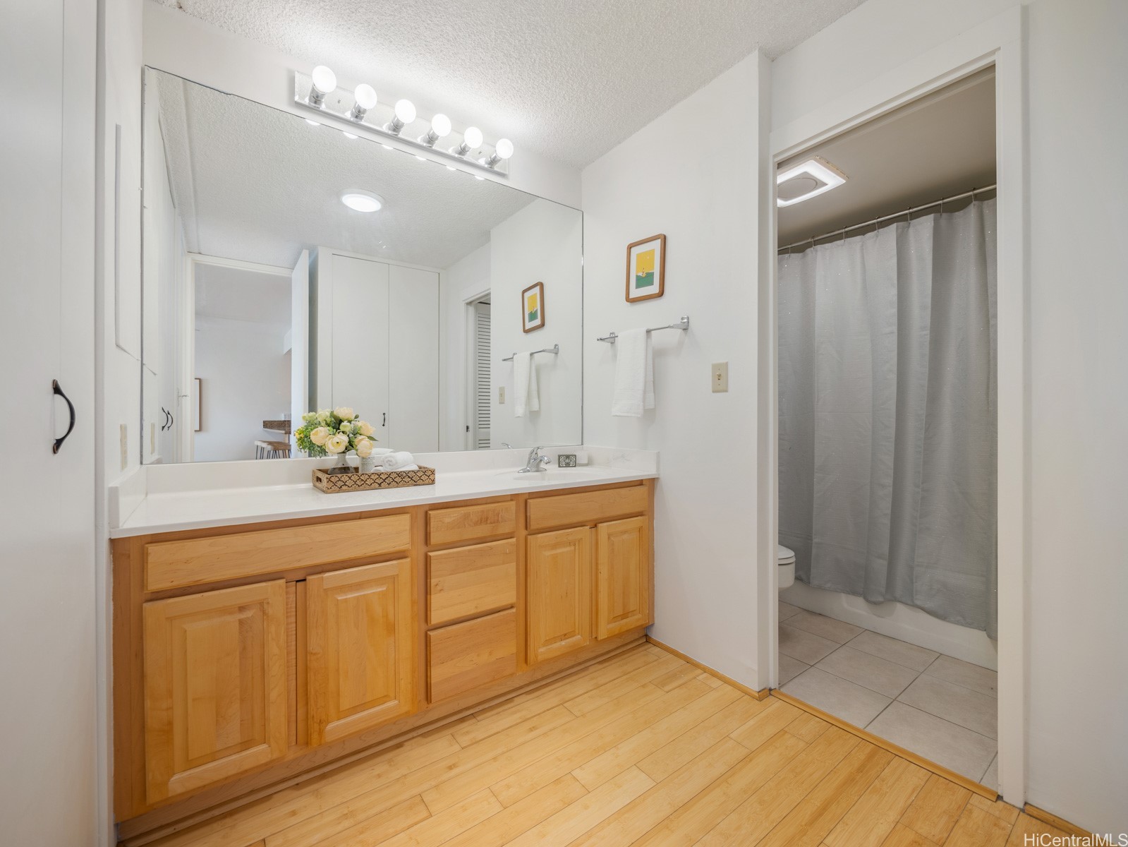 400 Hobron Lane 1803