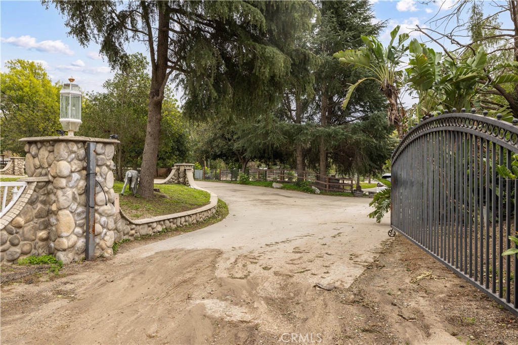 15608 Tierra Rejada S