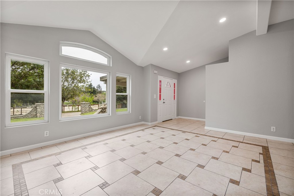 15608 Tierra Rejada S