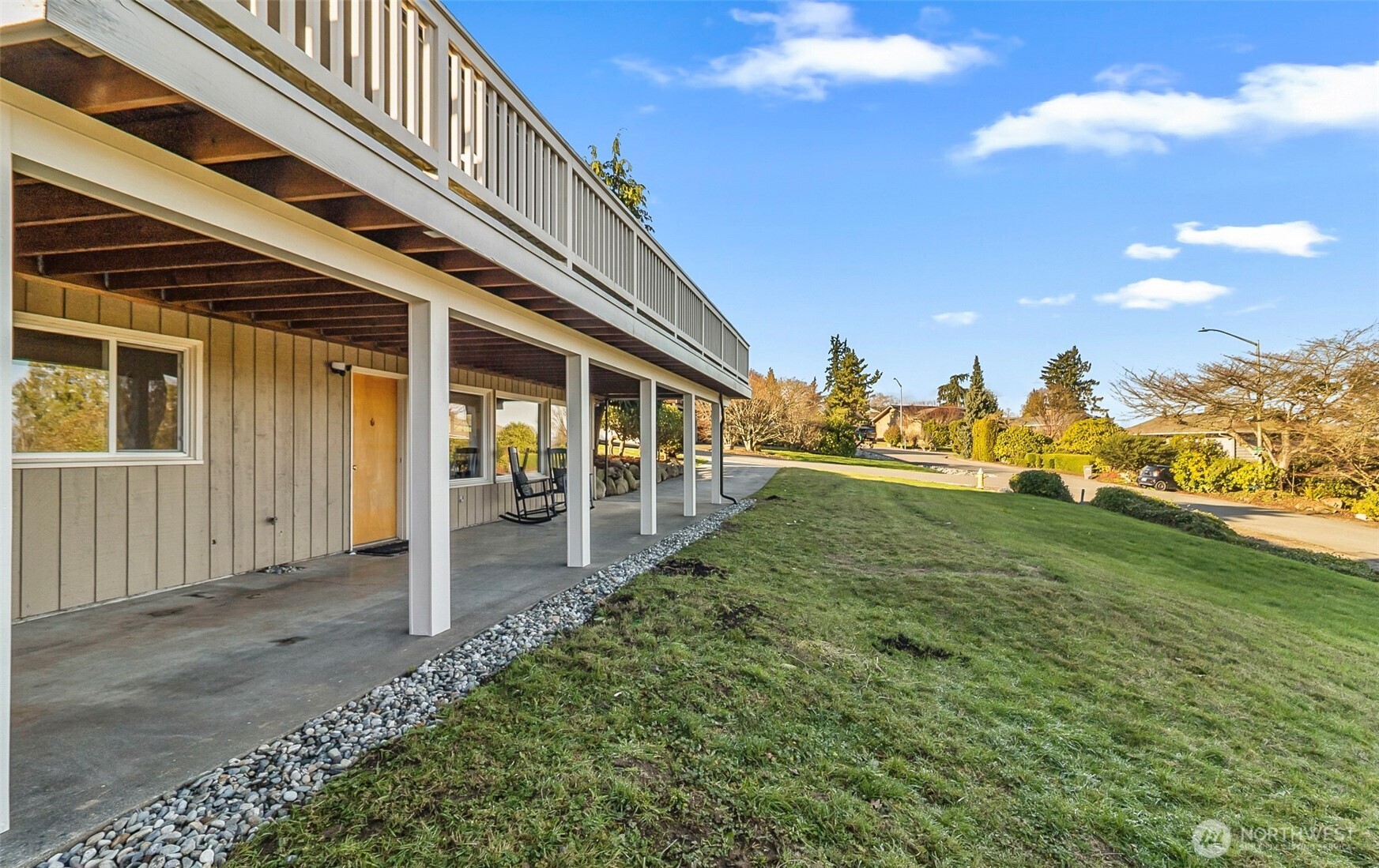 10010 Lakemont Avenue