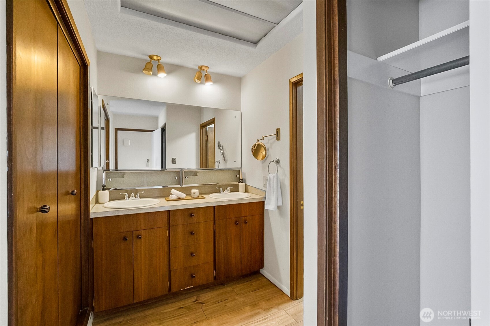 10010 Lakemont Avenue