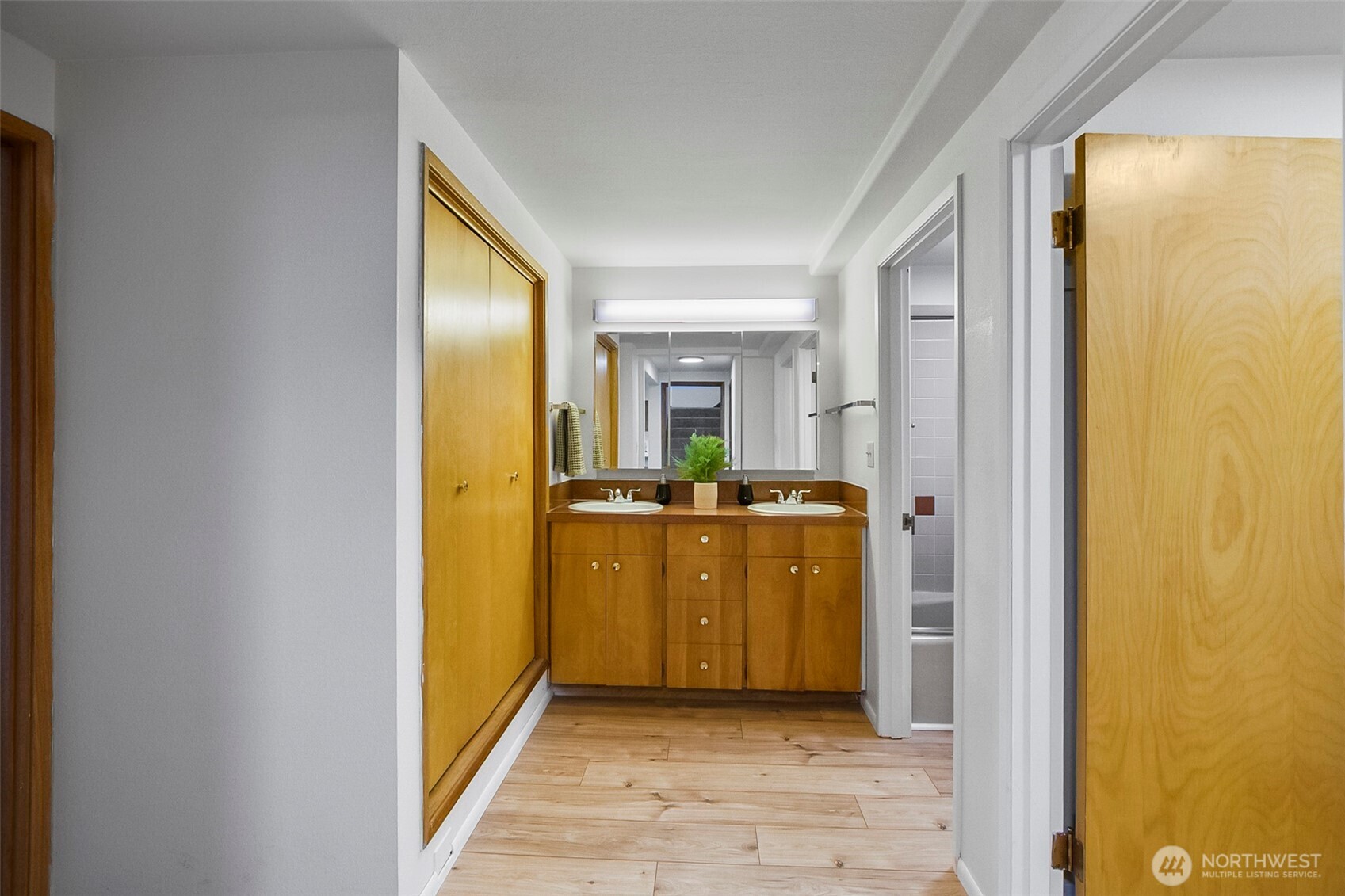 10010 Lakemont Avenue