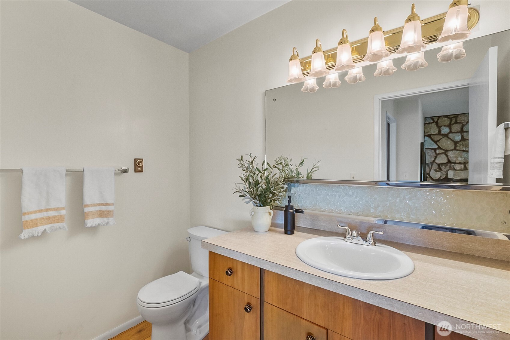 10010 Lakemont Avenue