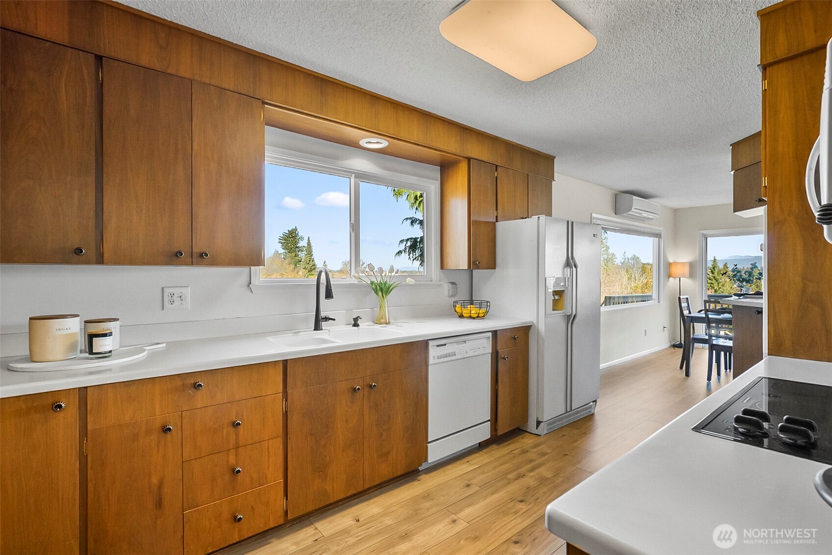 10010 Lakemont Avenue