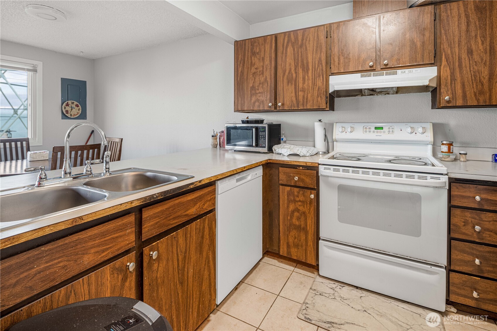 3030 S 216 Street Unit: E