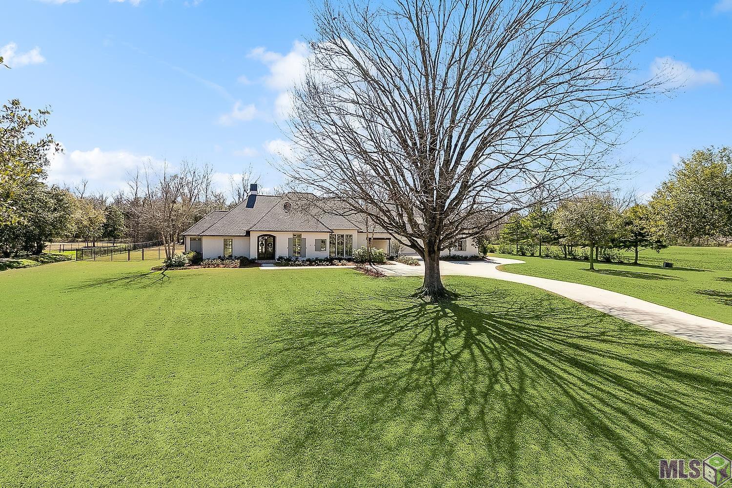 2637 Laurel Lakes Ave