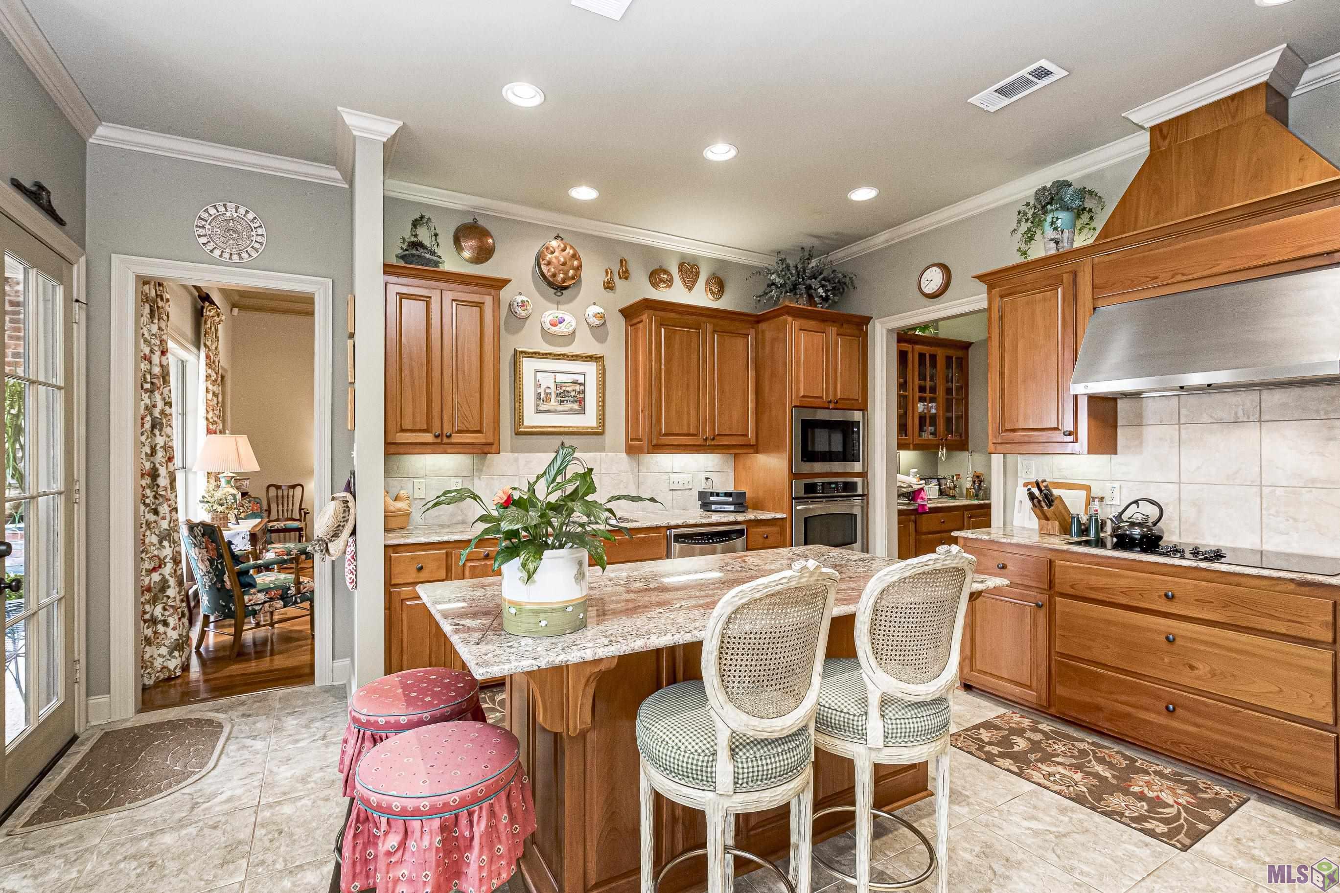 316 W Greens Dr