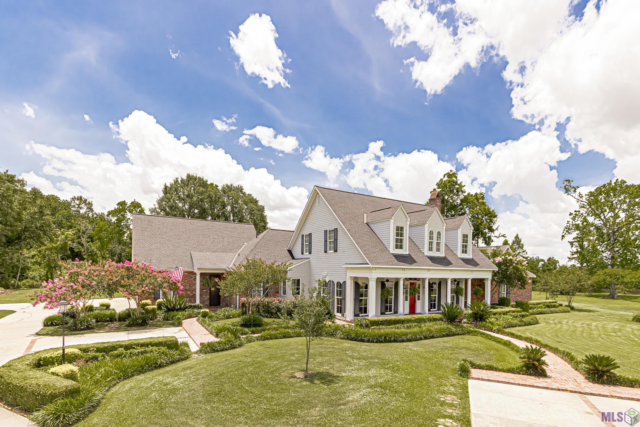 2005 Laurel Lakes Ave