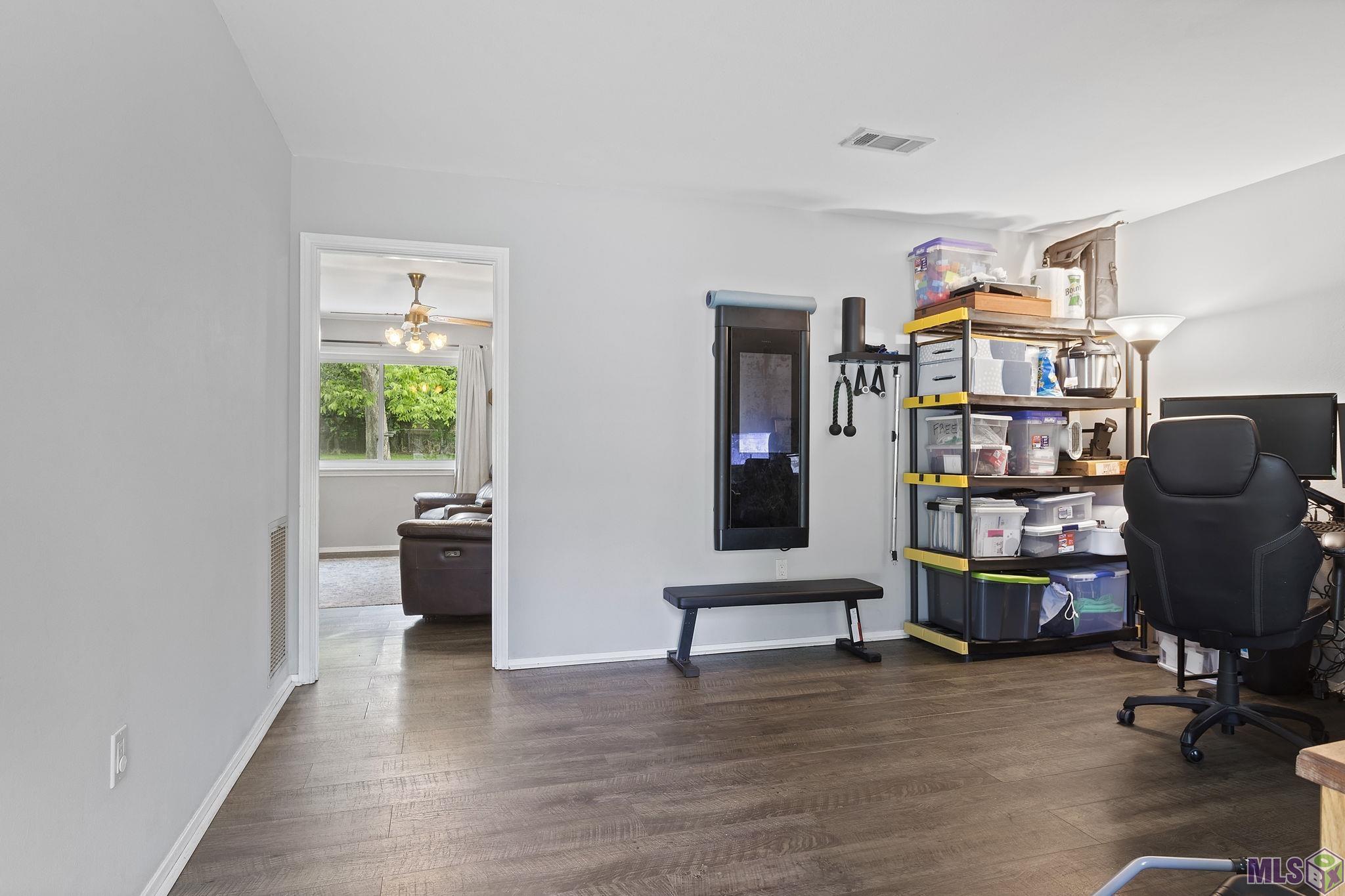 1046 Wylie Dr
