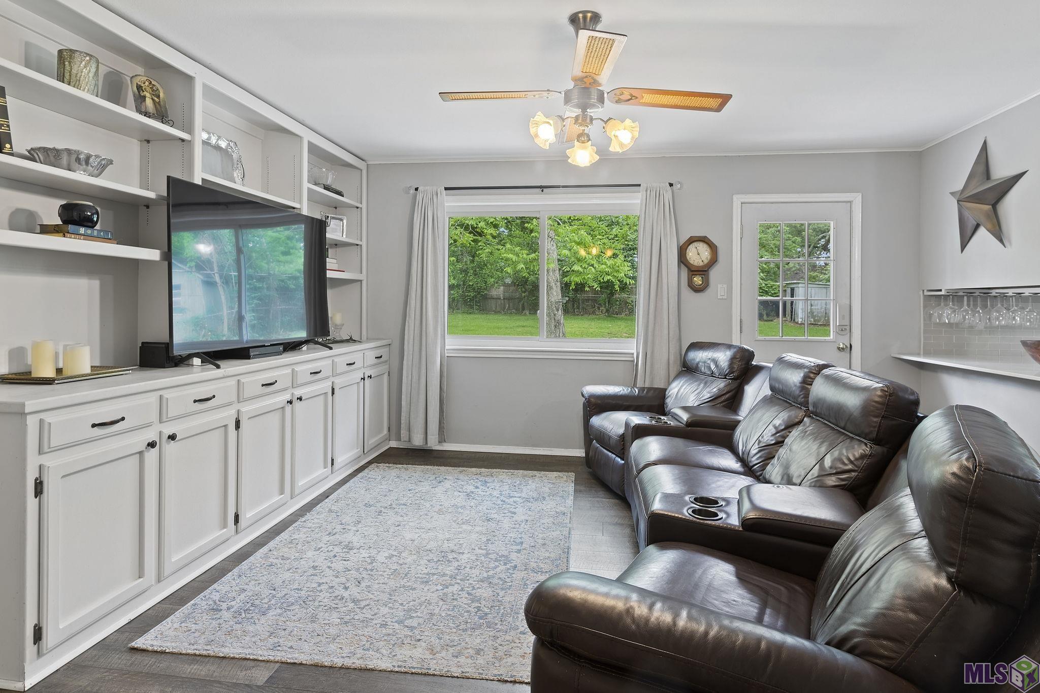1046 Wylie Dr