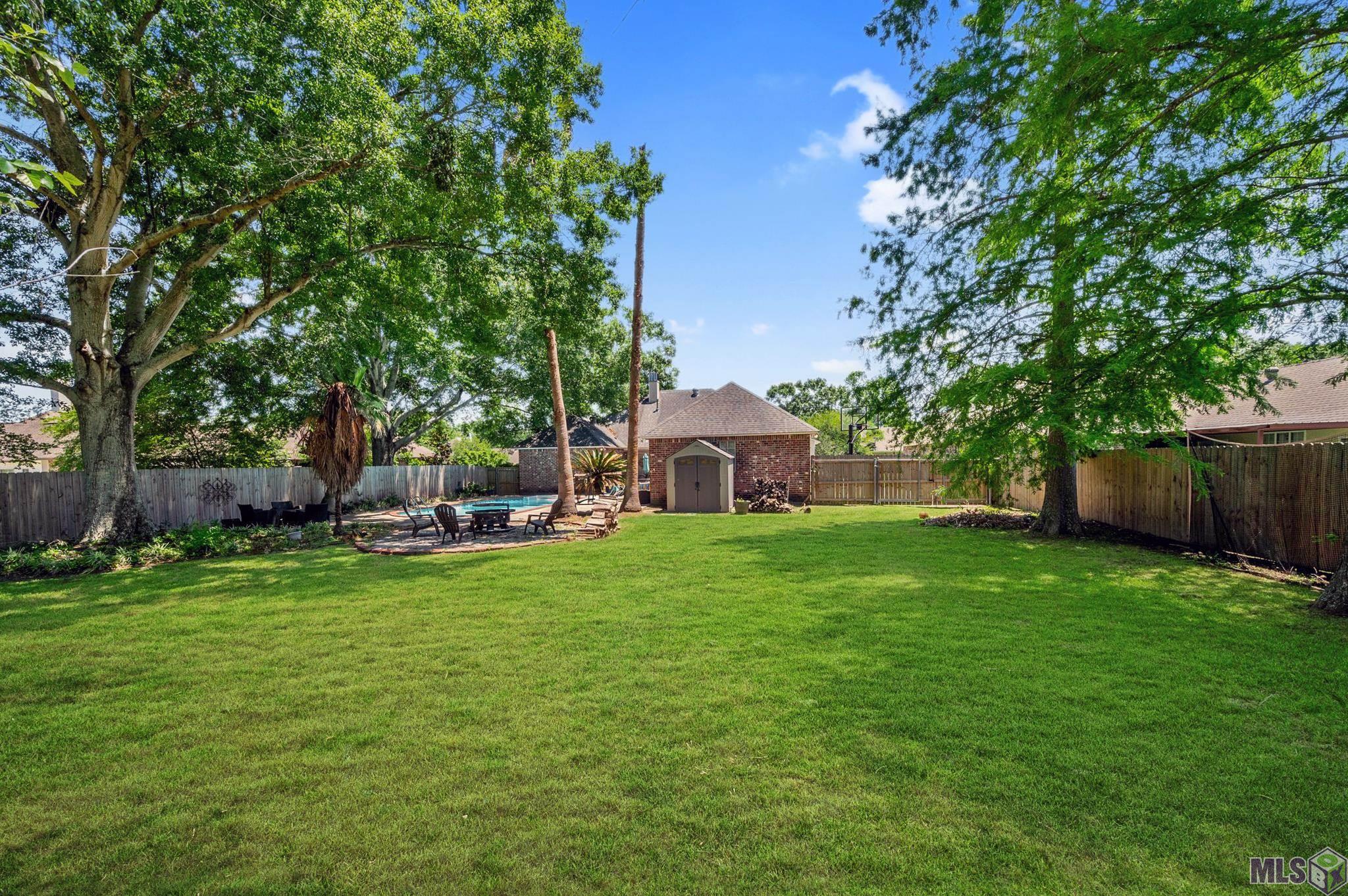 6214 Riverine Dr