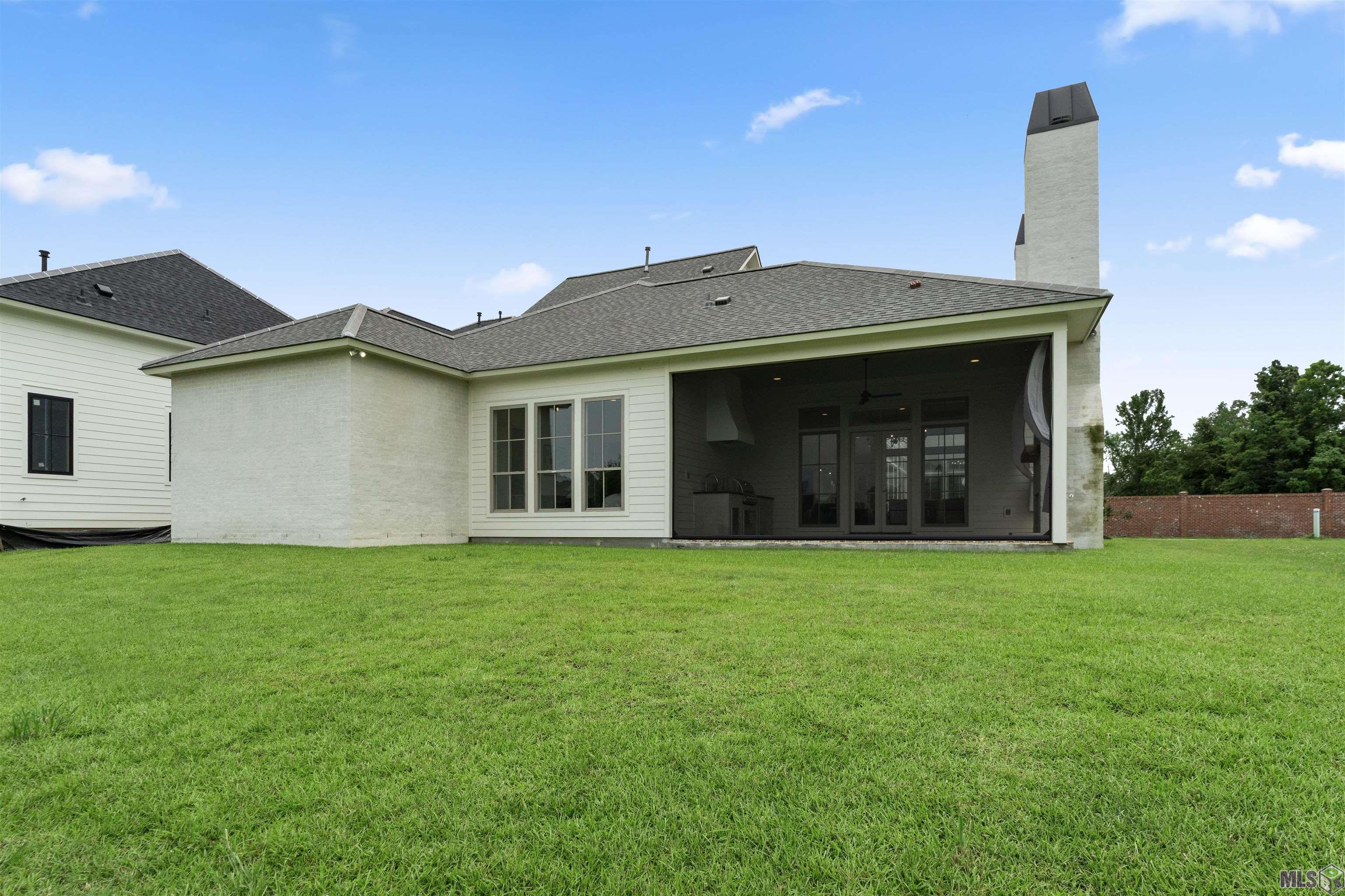 8406 Luray Ln