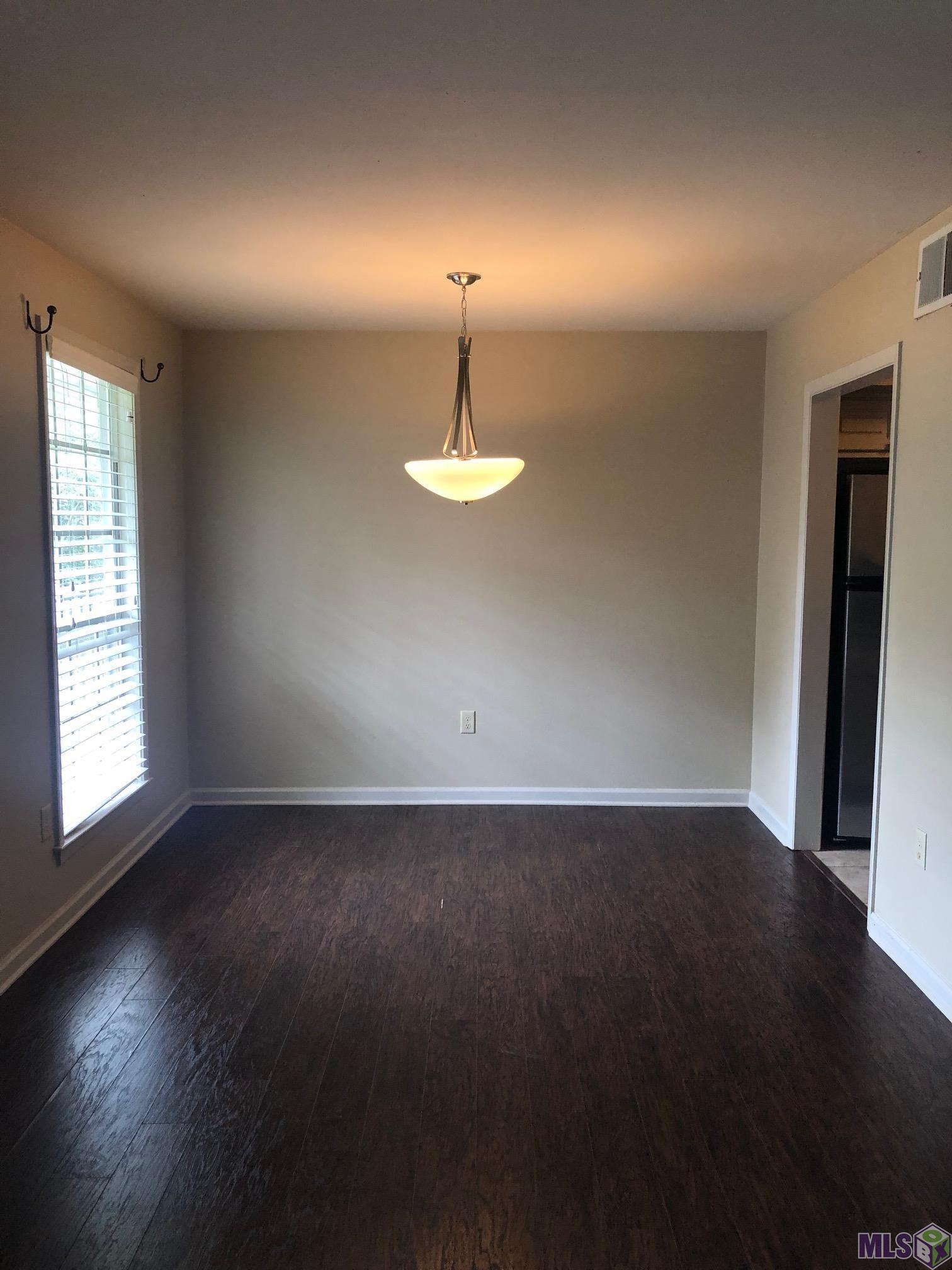 1755 College Dr # 215 Unit: #215