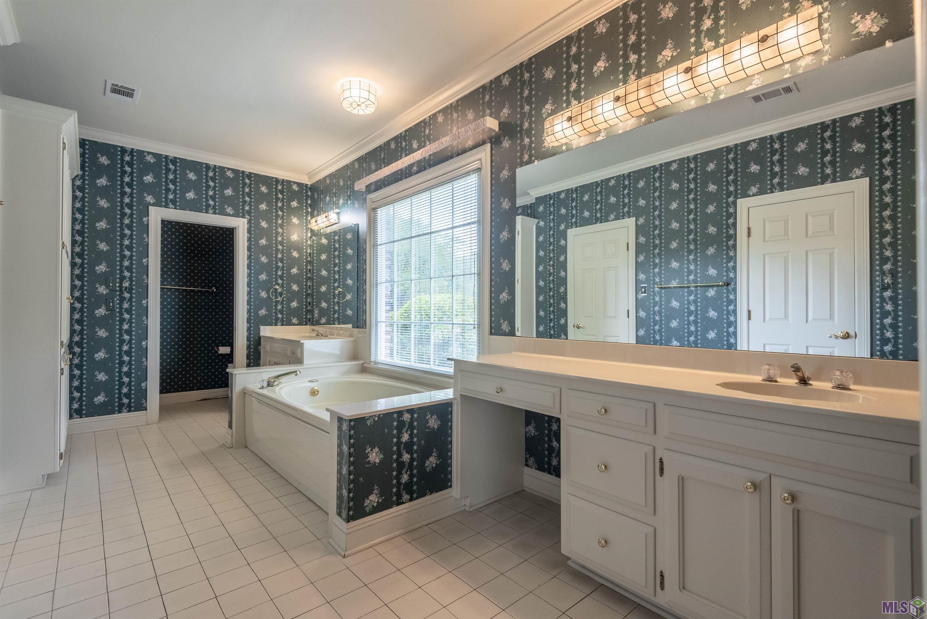 306 Woodgate Blvd