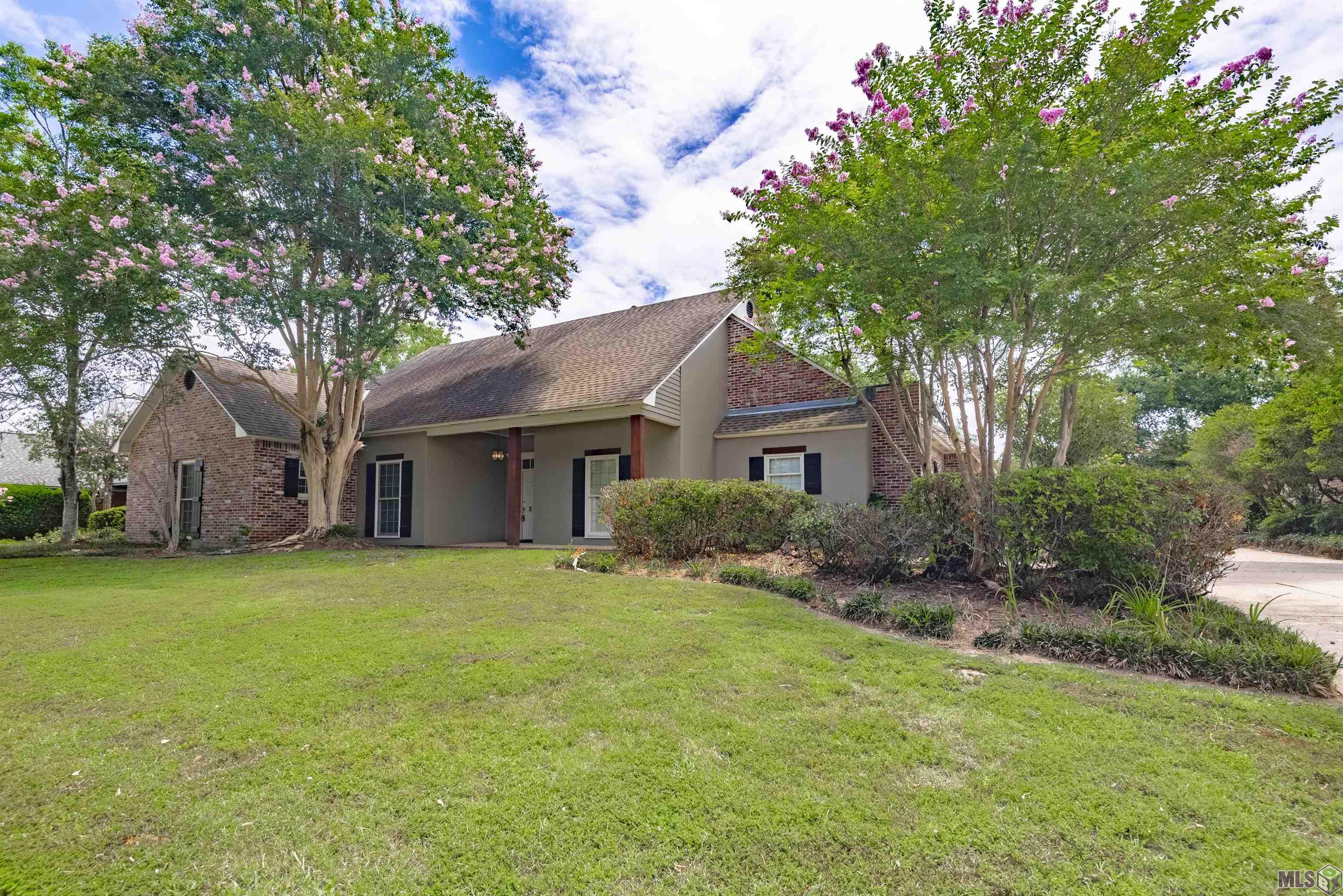 306 Woodgate Blvd