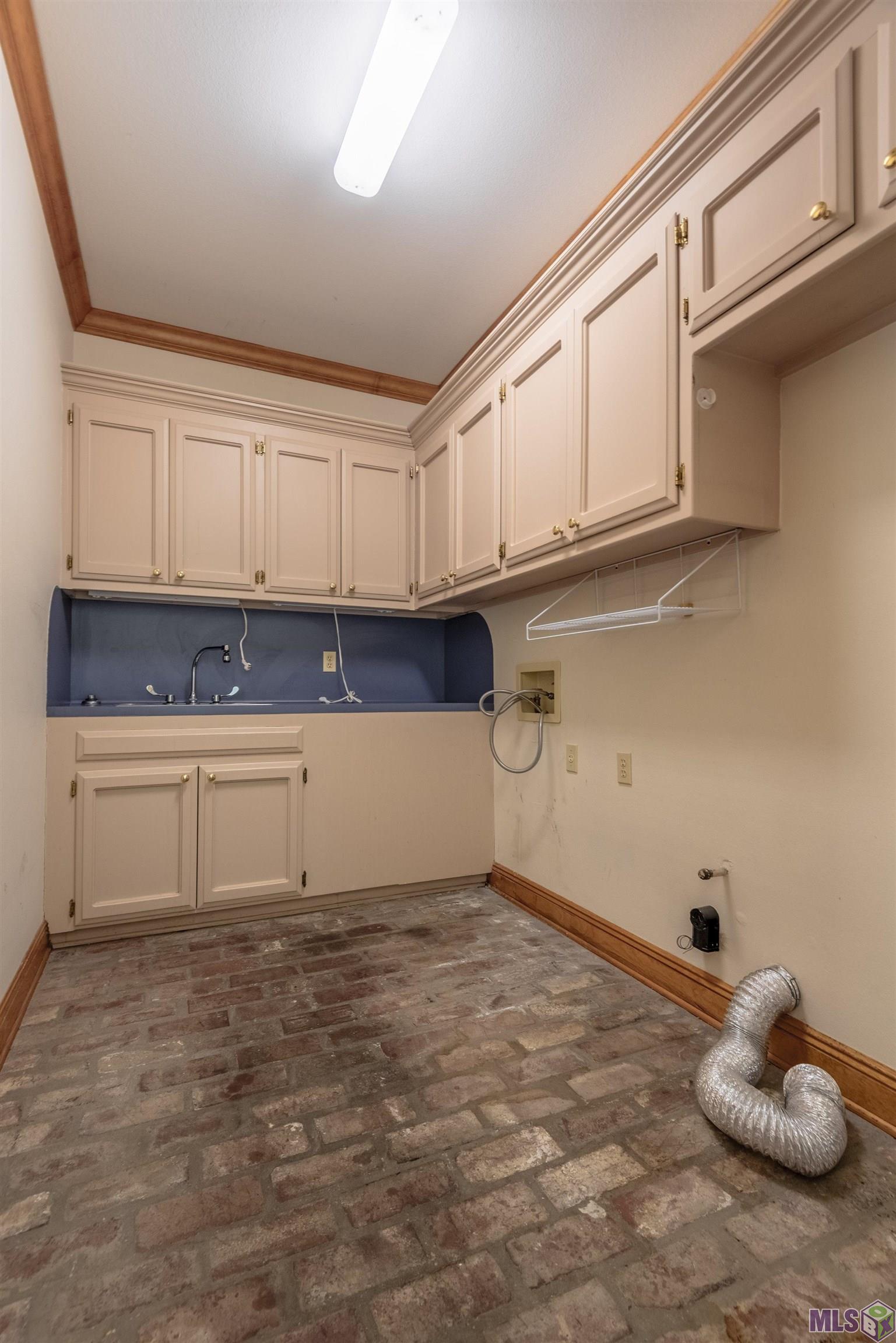 306 Woodgate Blvd