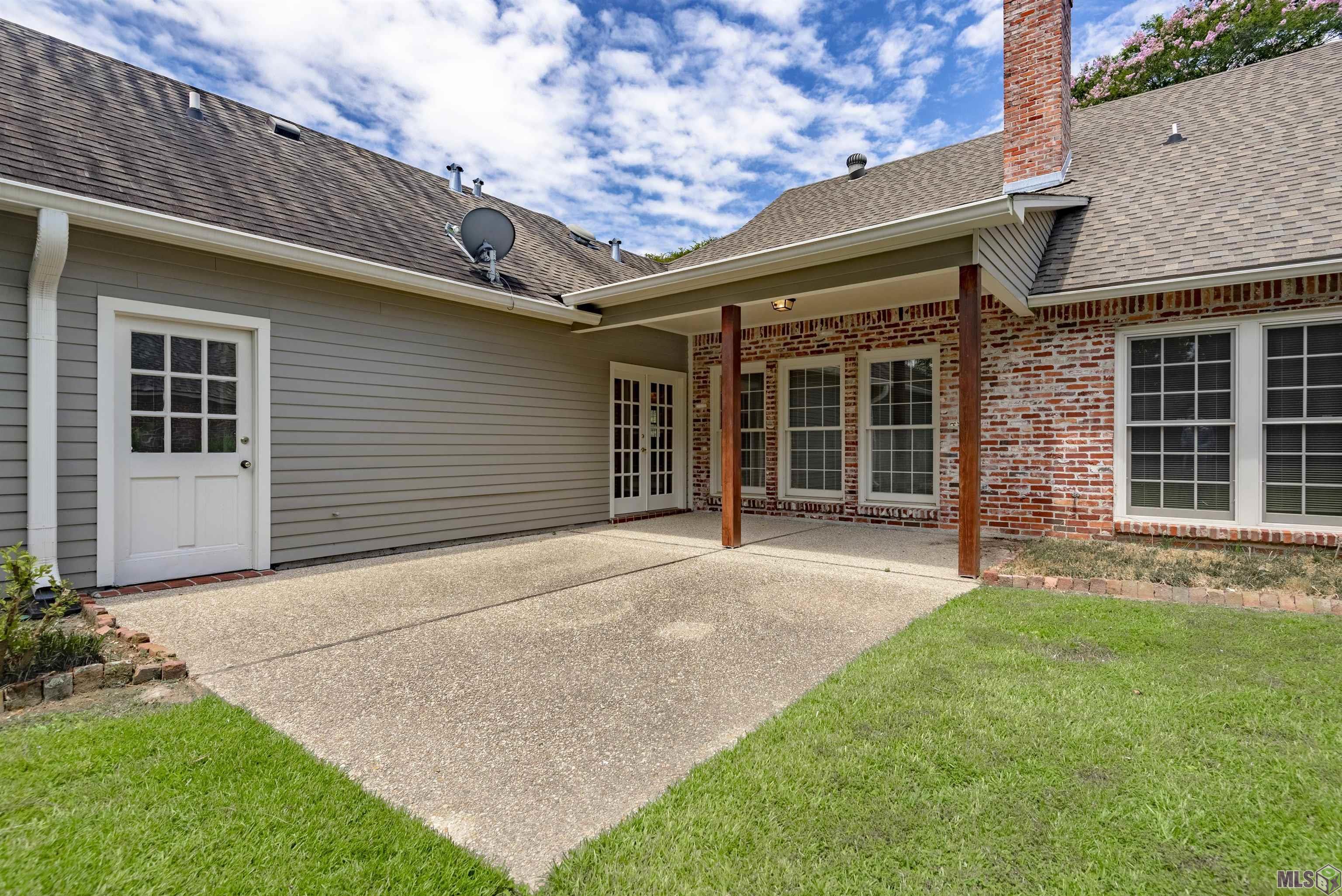 306 Woodgate Blvd