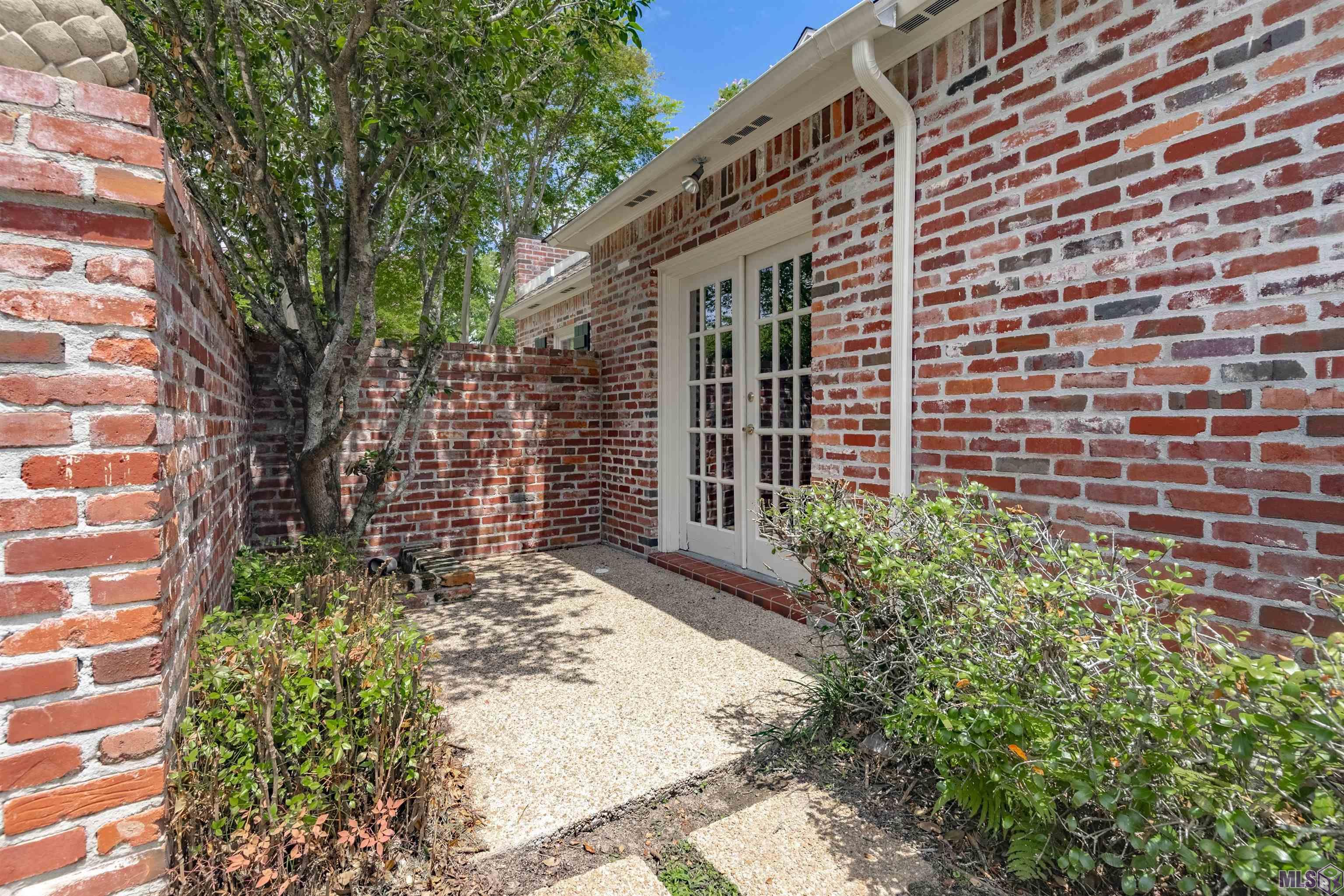 306 Woodgate Blvd