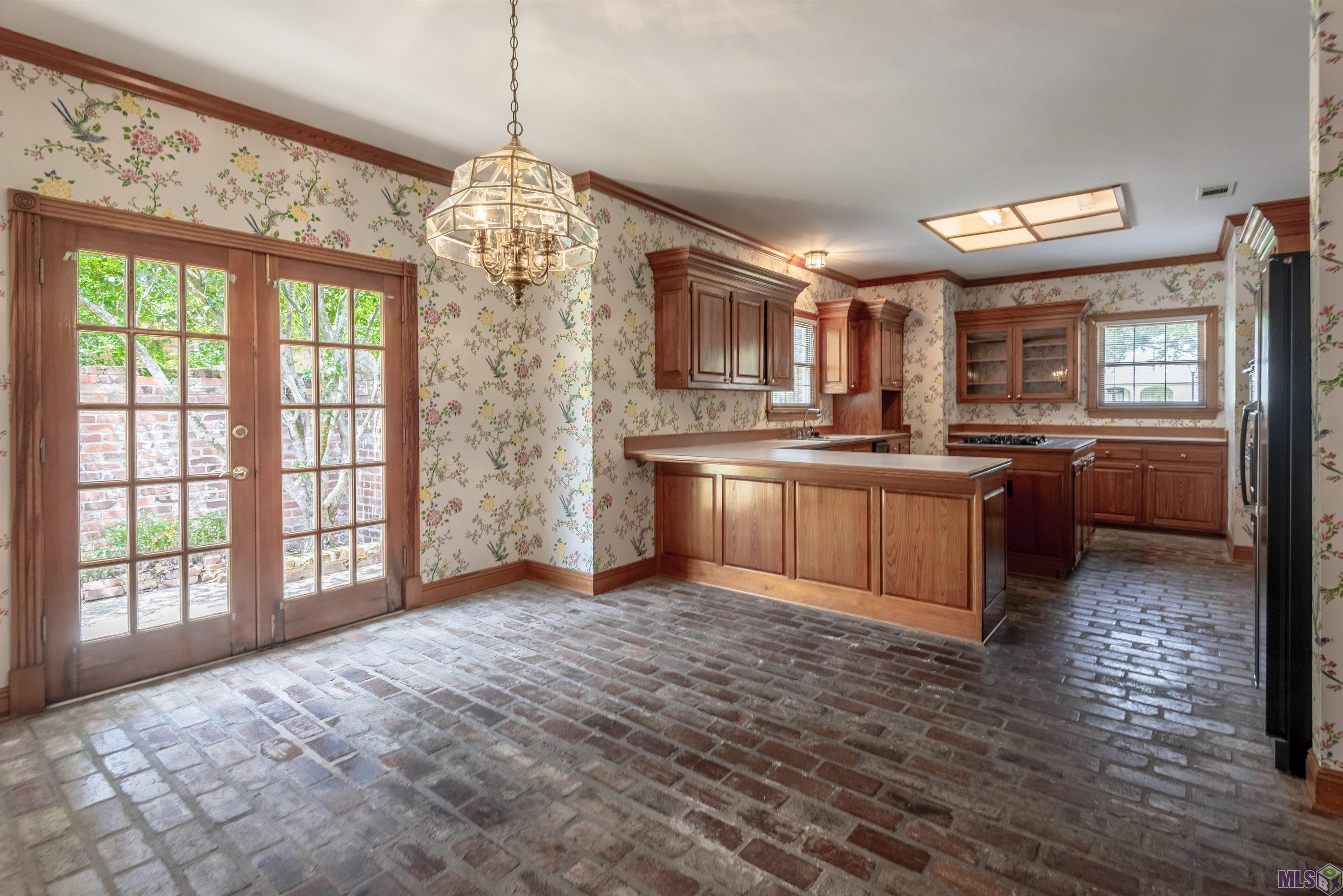 306 Woodgate Blvd