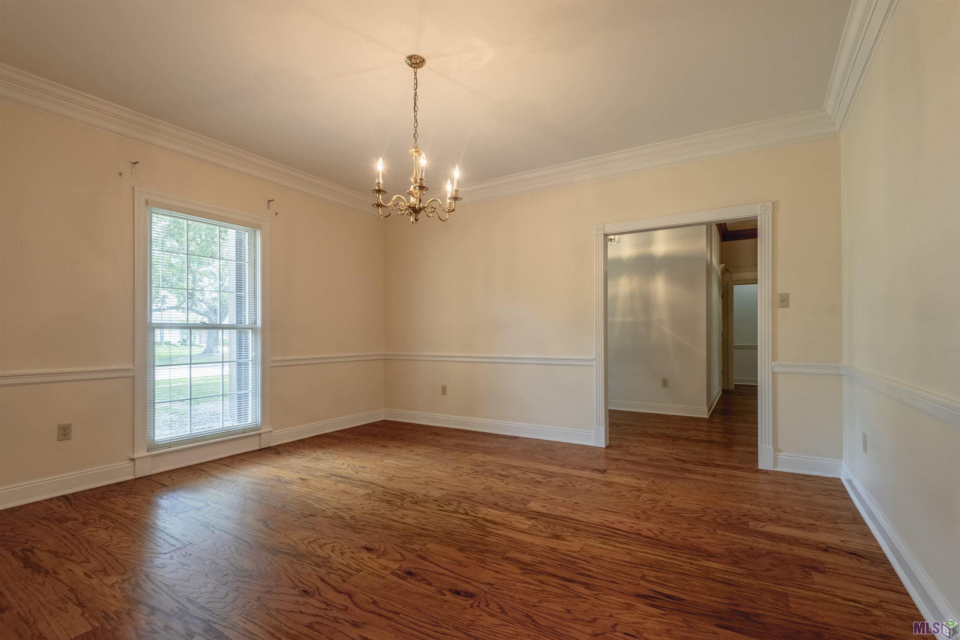 306 Woodgate Blvd