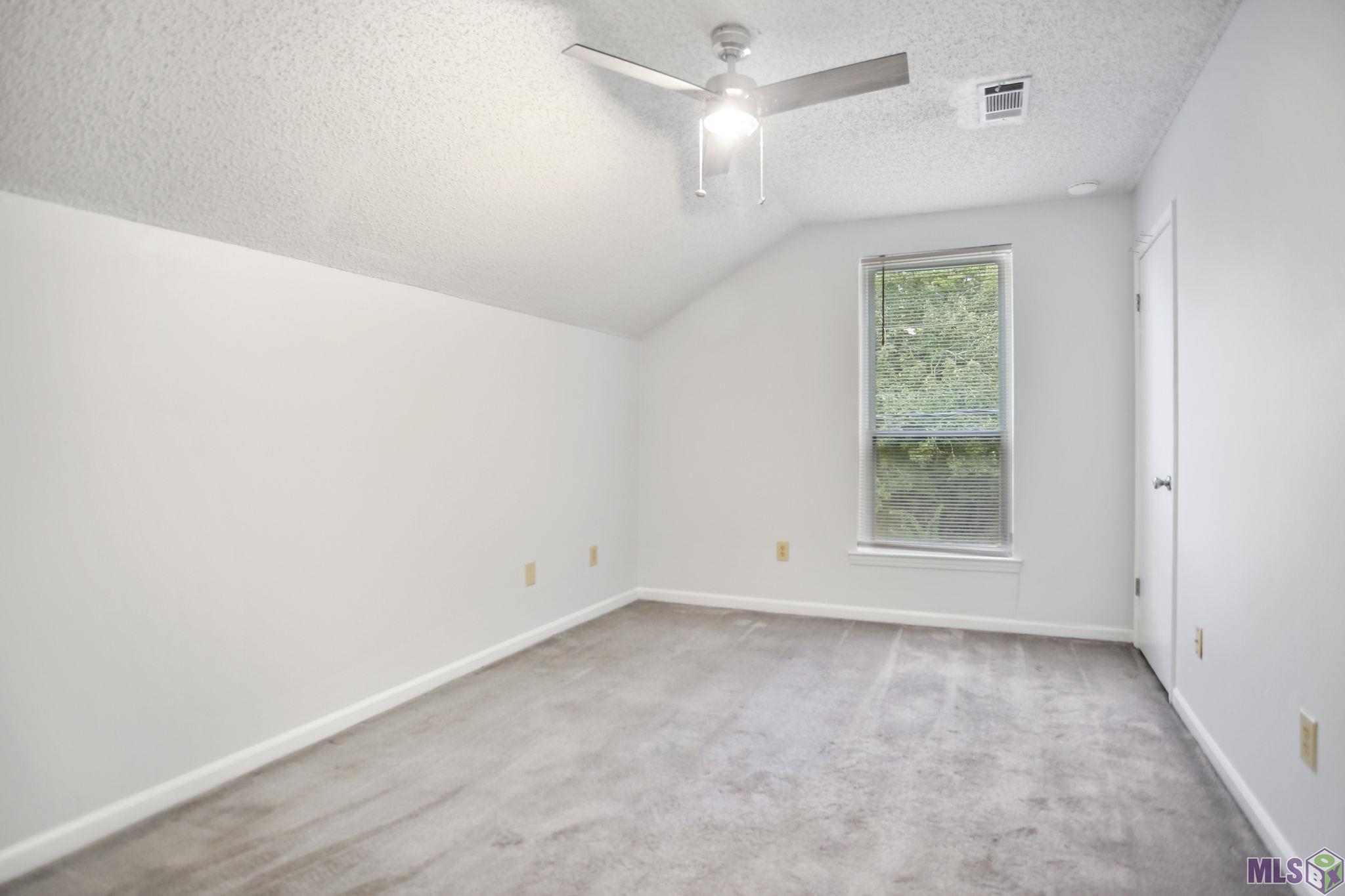 15684 Riverdale Ave
