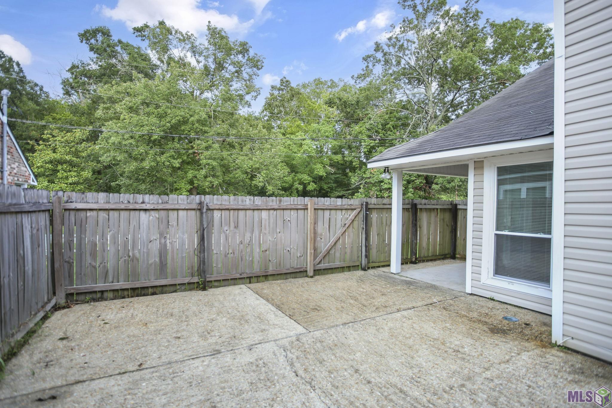 15684 Riverdale Ave