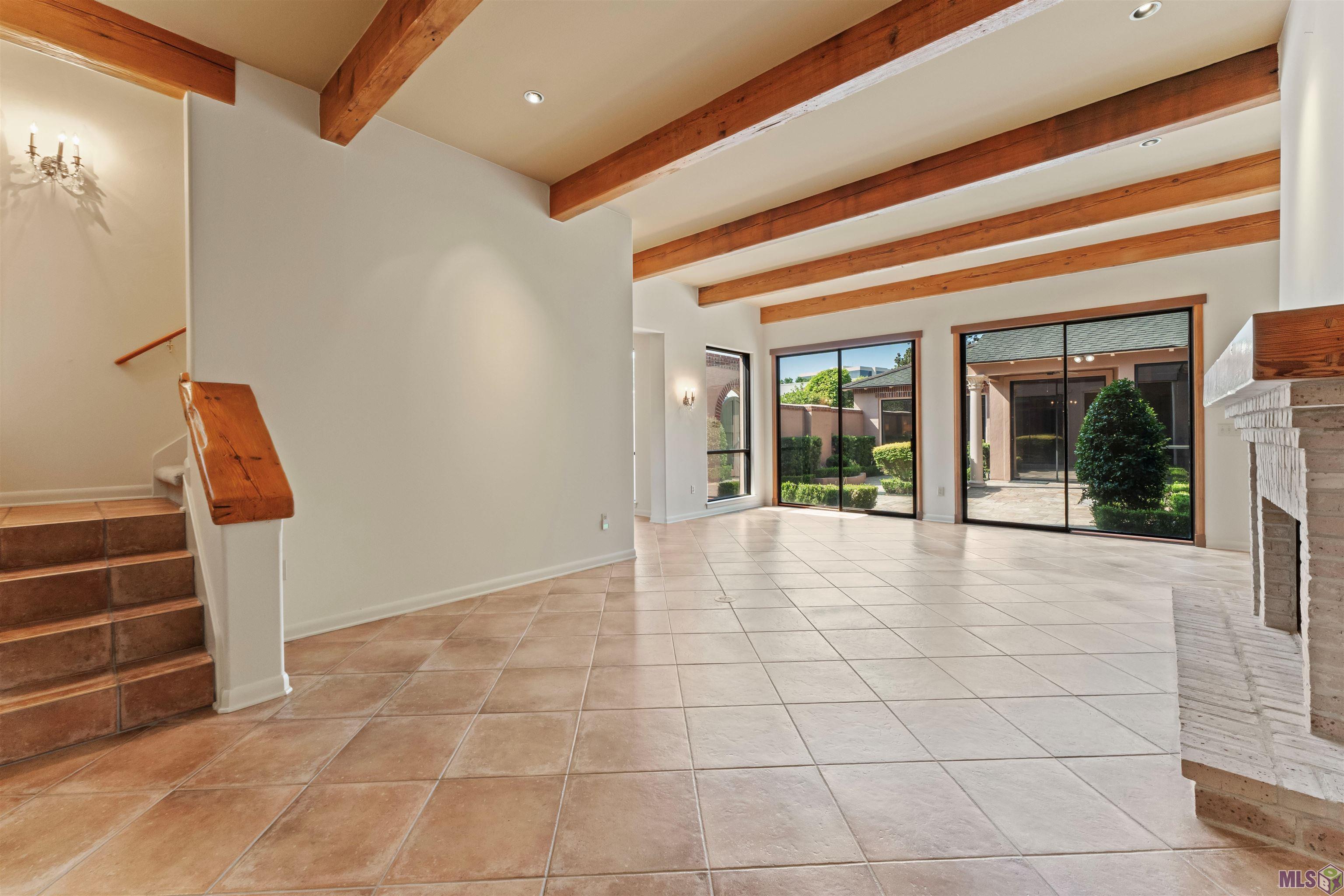 67 Jamestowne Ct