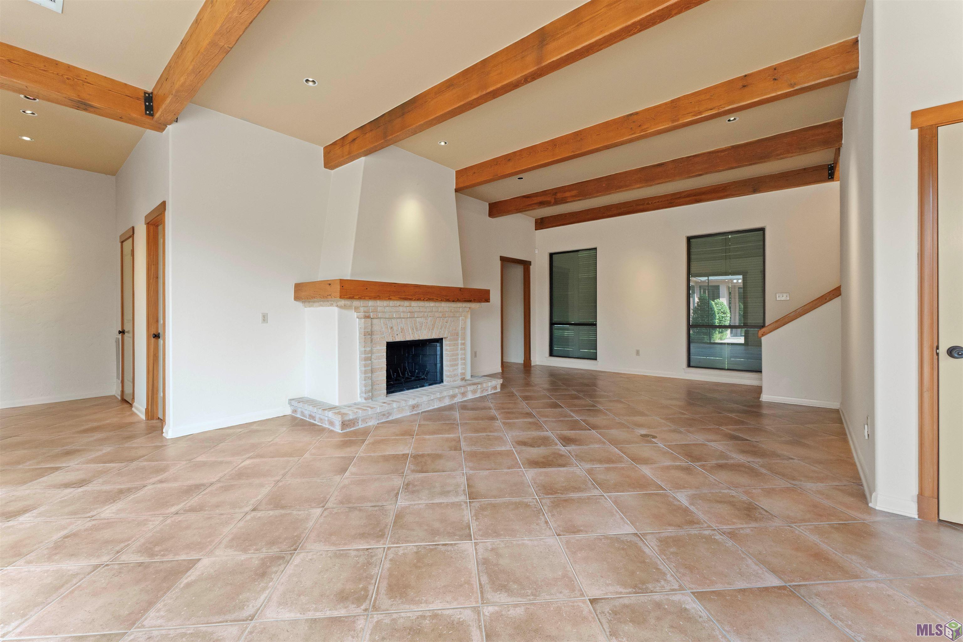 67 Jamestowne Ct