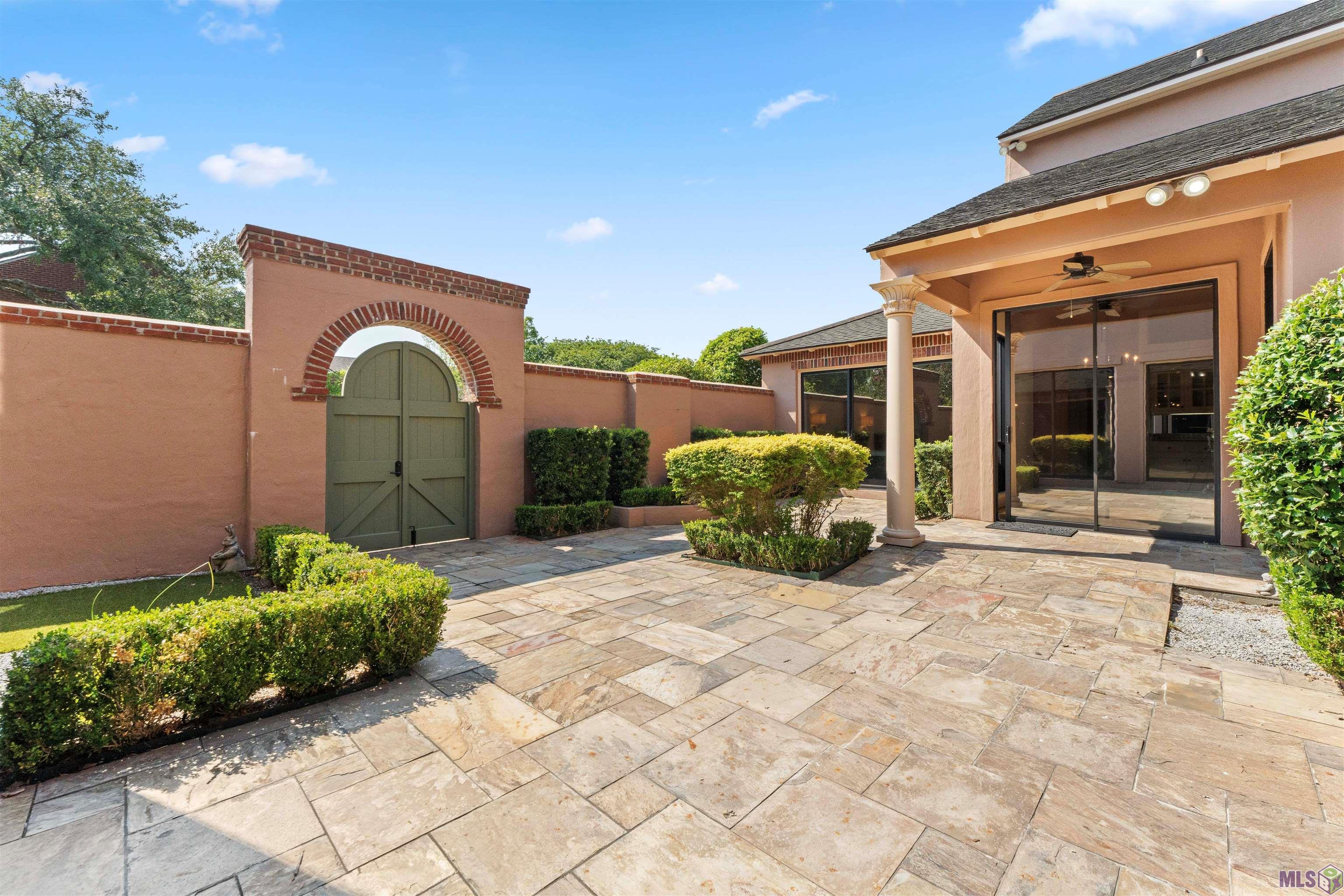 67 Jamestowne Ct