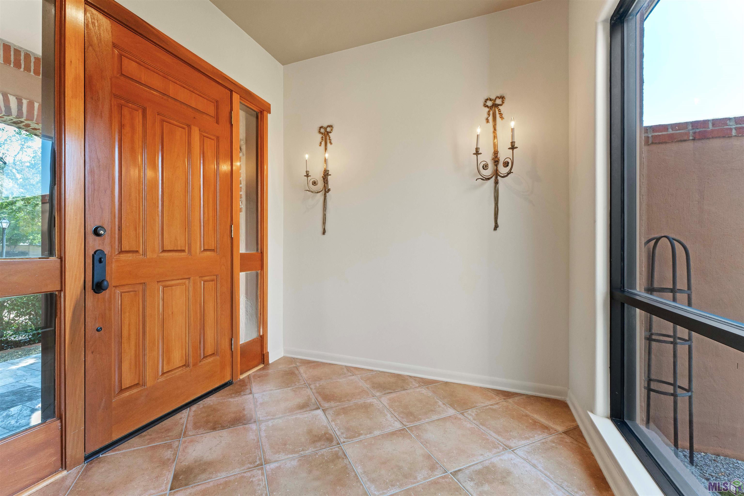 67 Jamestowne Ct