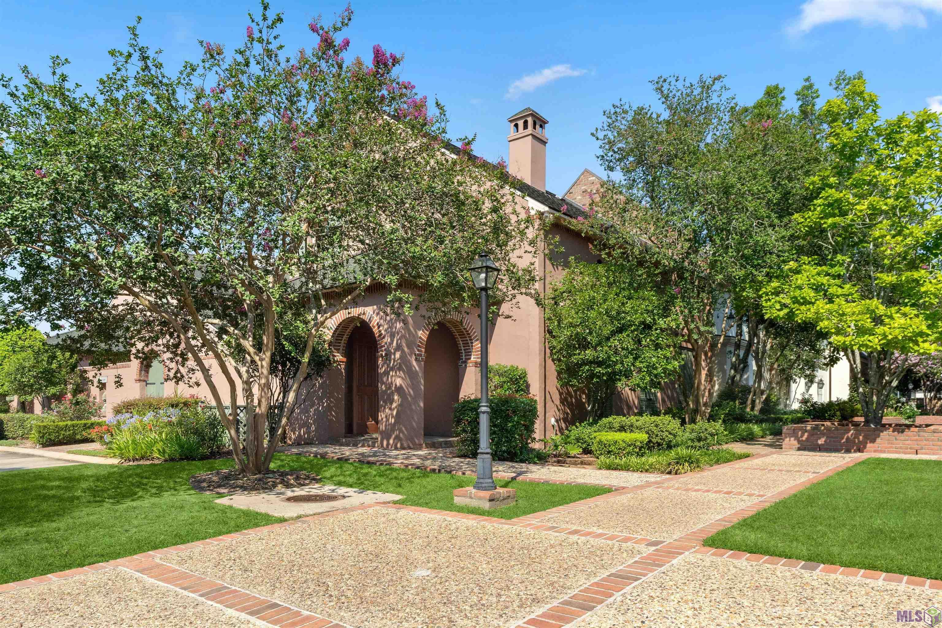 67 Jamestowne Ct