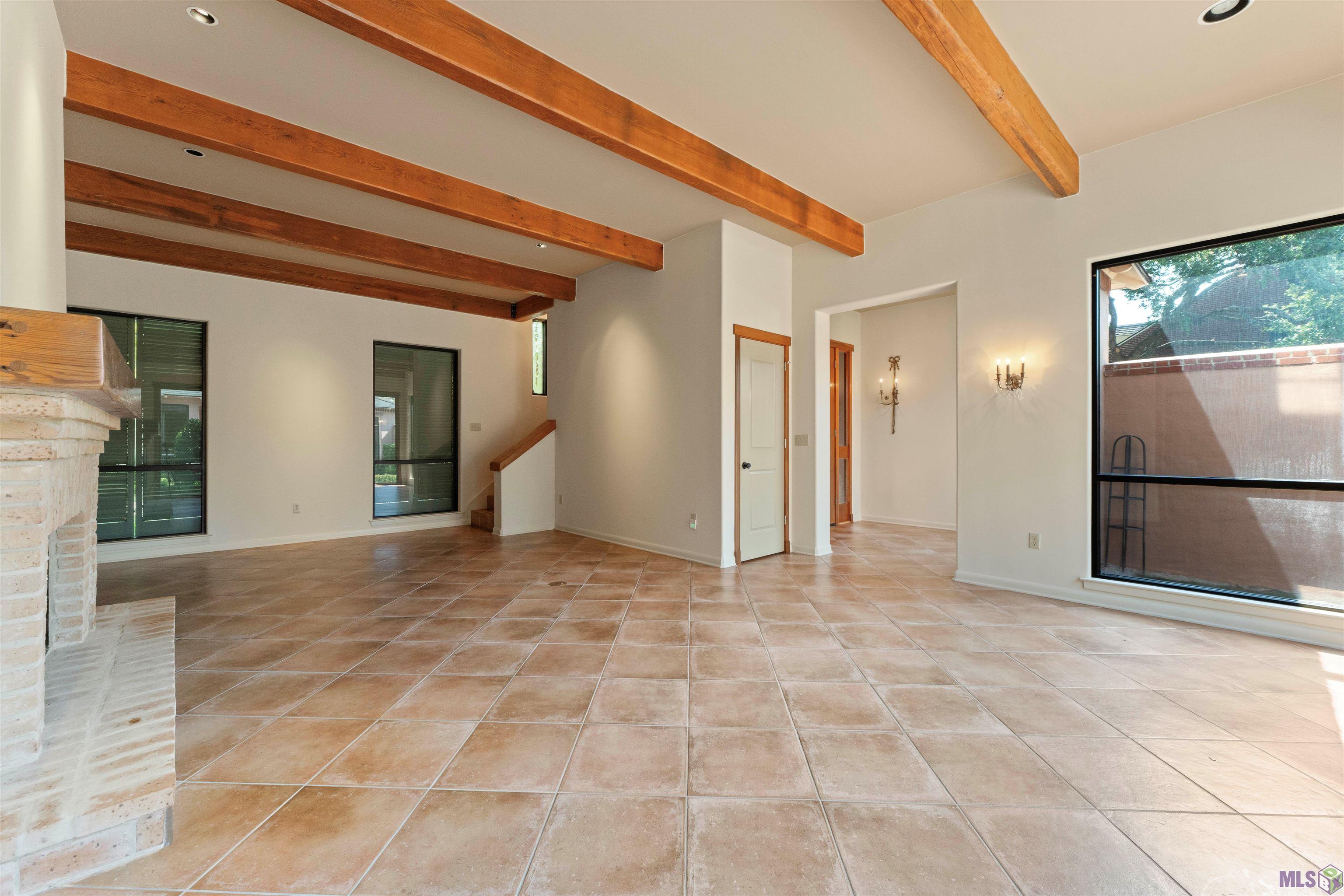 67 Jamestowne Ct