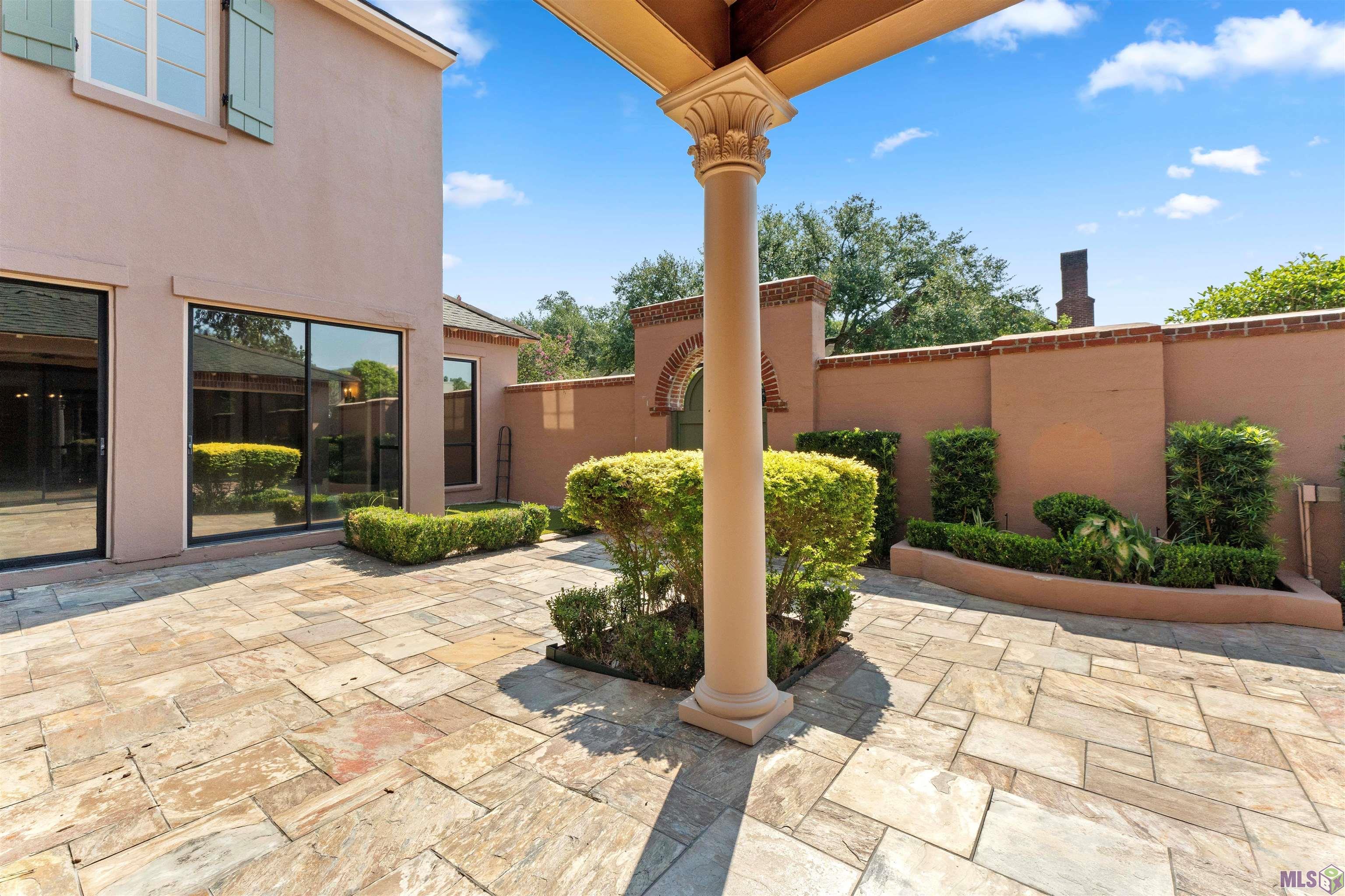 67 Jamestowne Ct