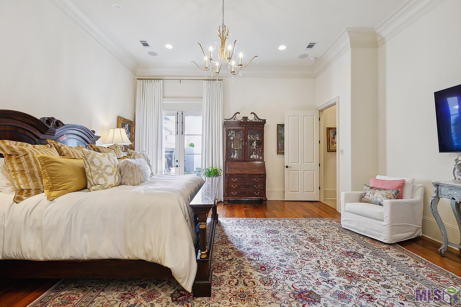 12261 Myers Park Ave