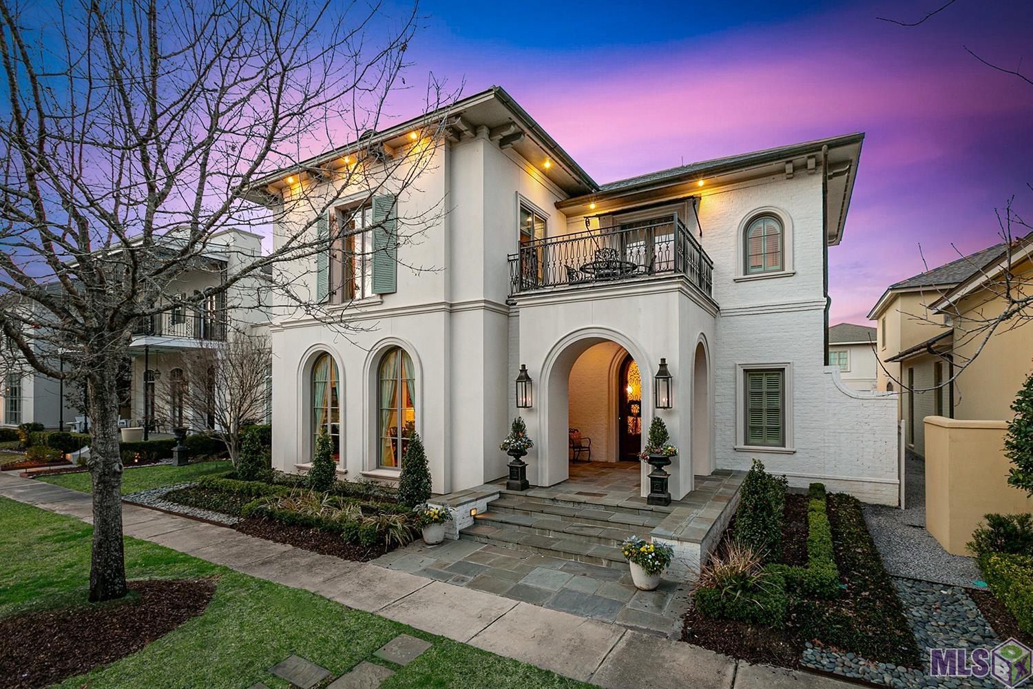 12261 Myers Park Ave