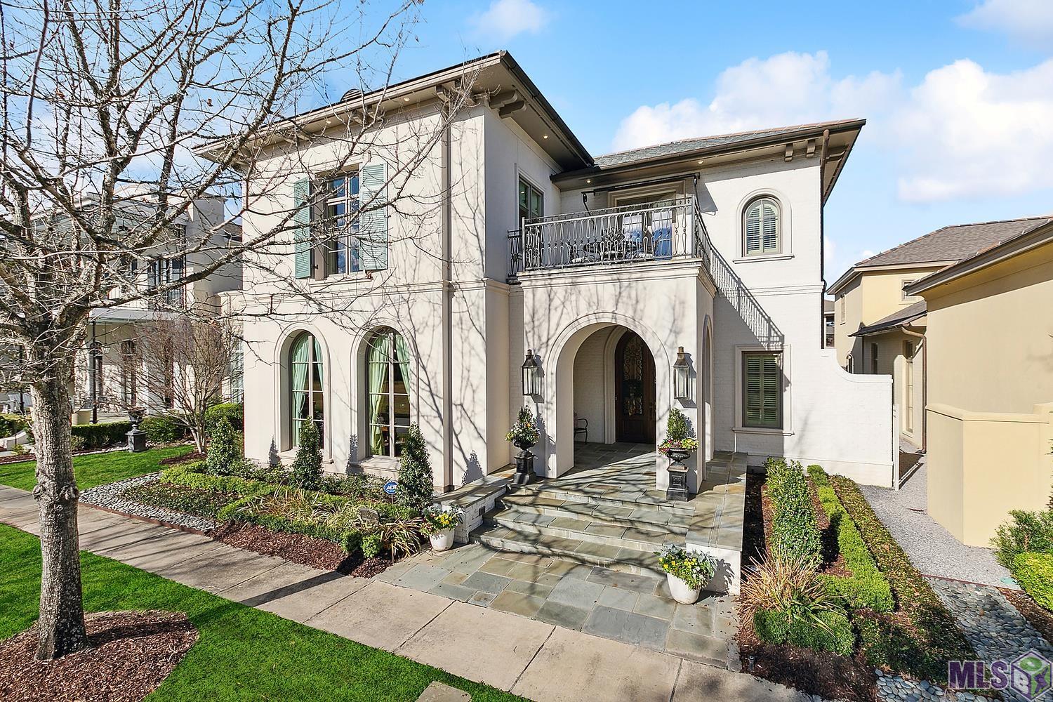 12261 Myers Park Ave