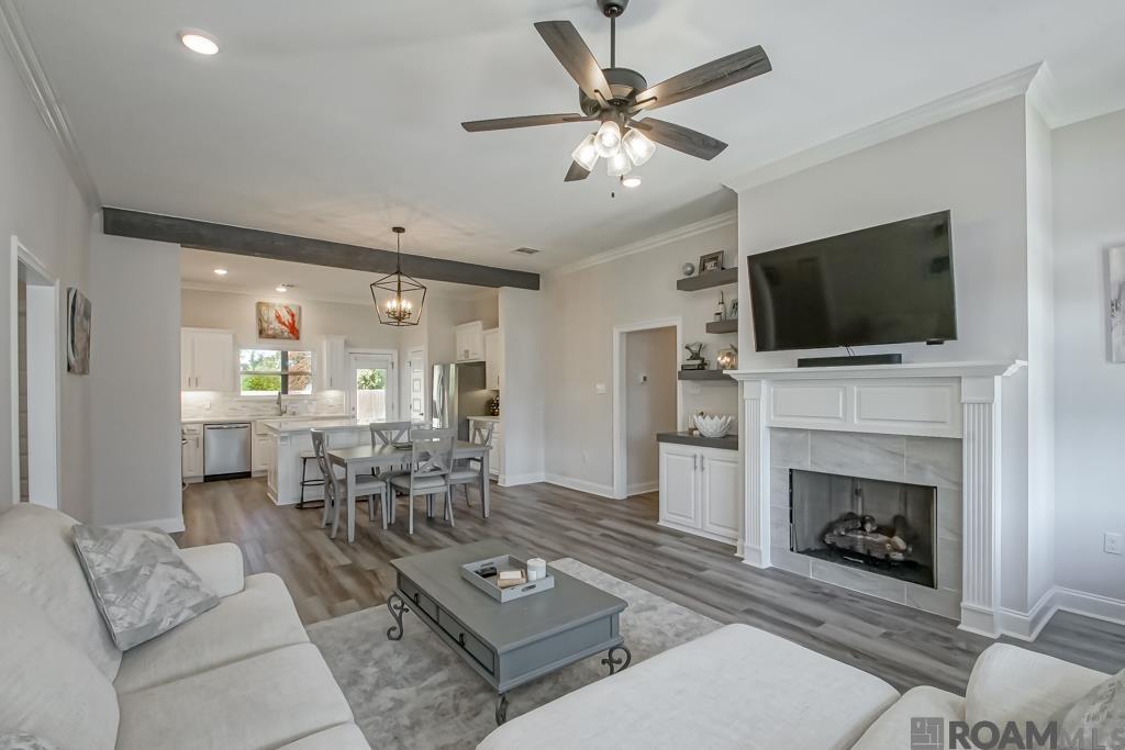 2823 Louis Marie Ave