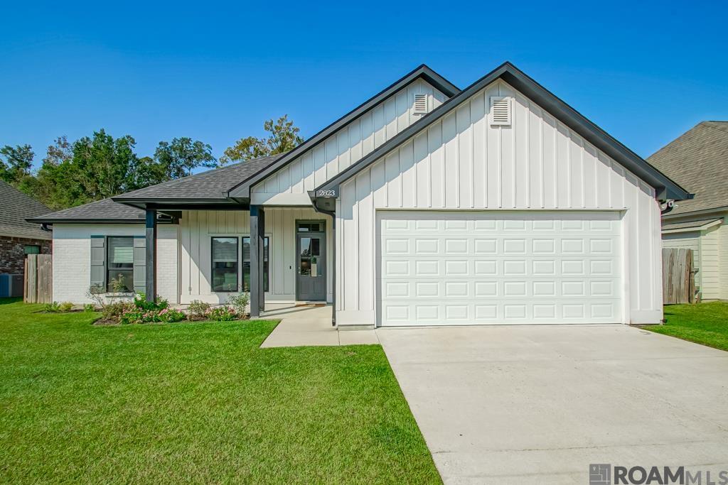 2823 Louis Marie Ave