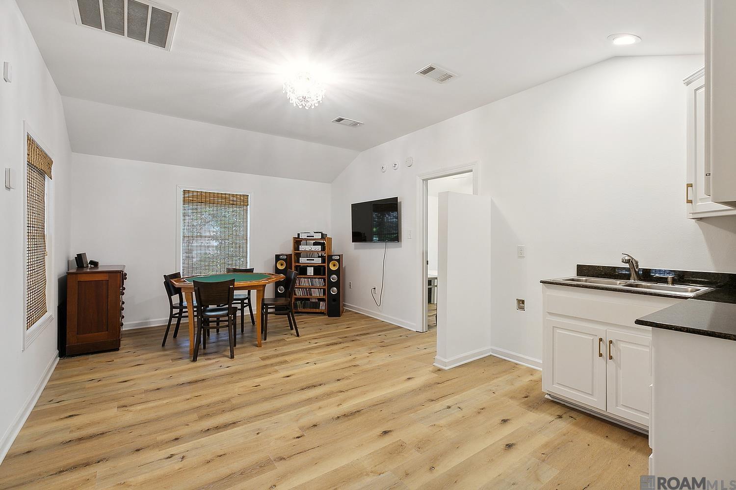 1385 Normandy Dr
