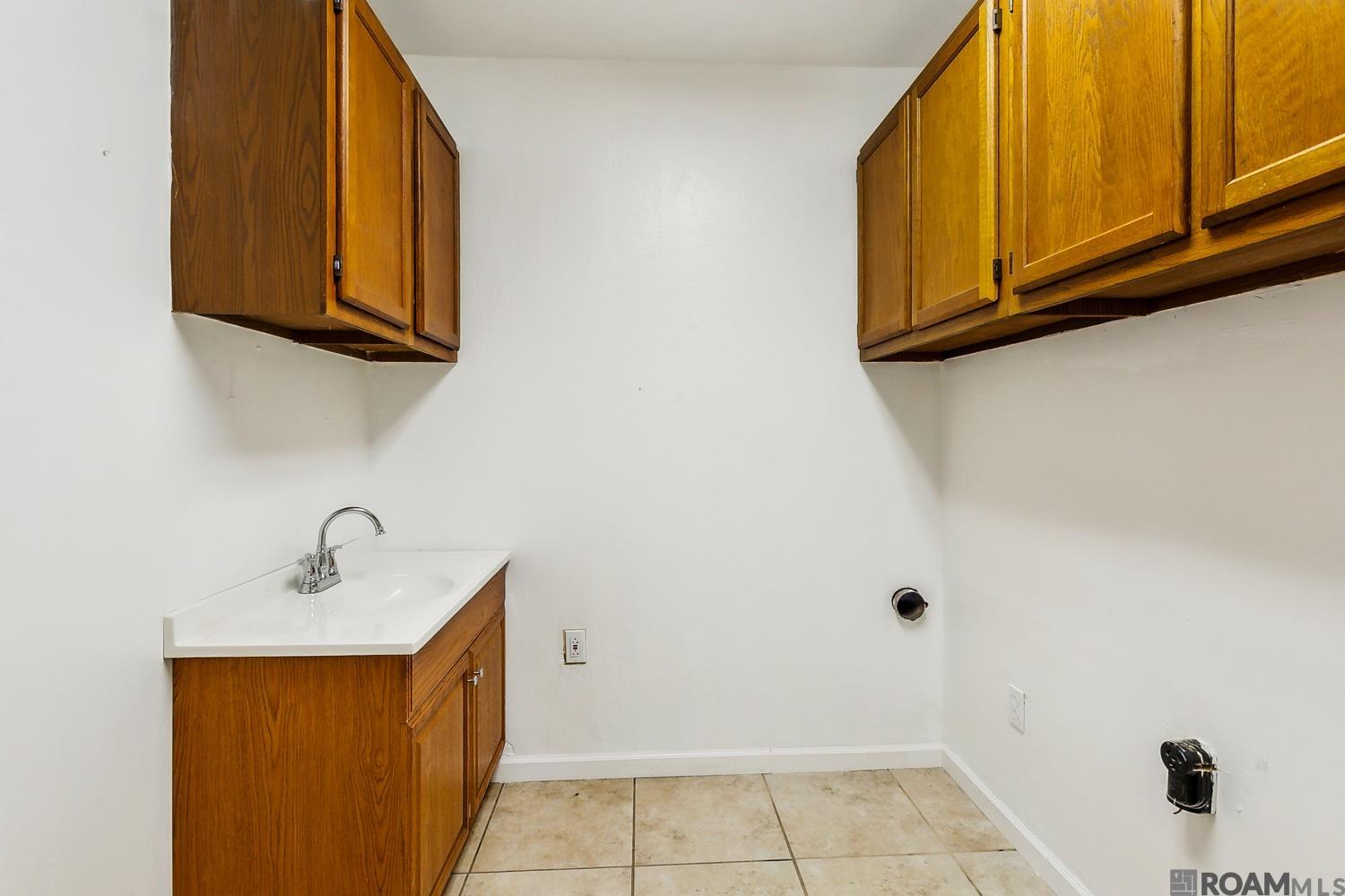 801 Cora Dr