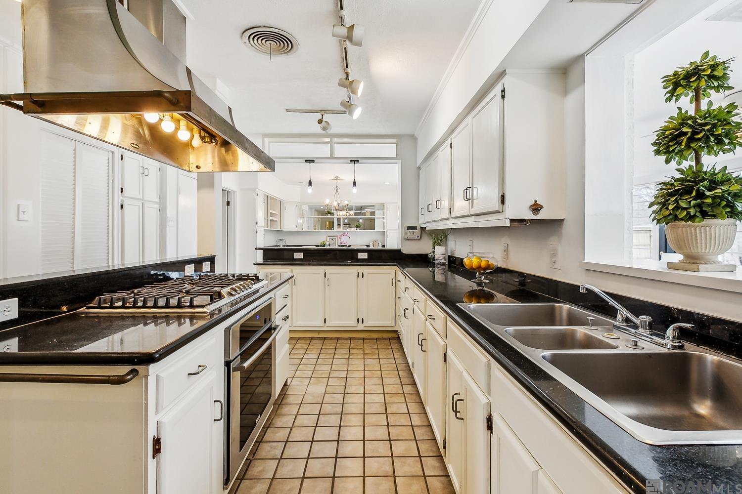 801 Cora Dr