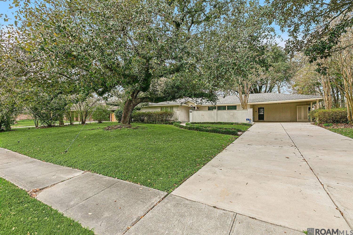 3920 Drusilla Dr