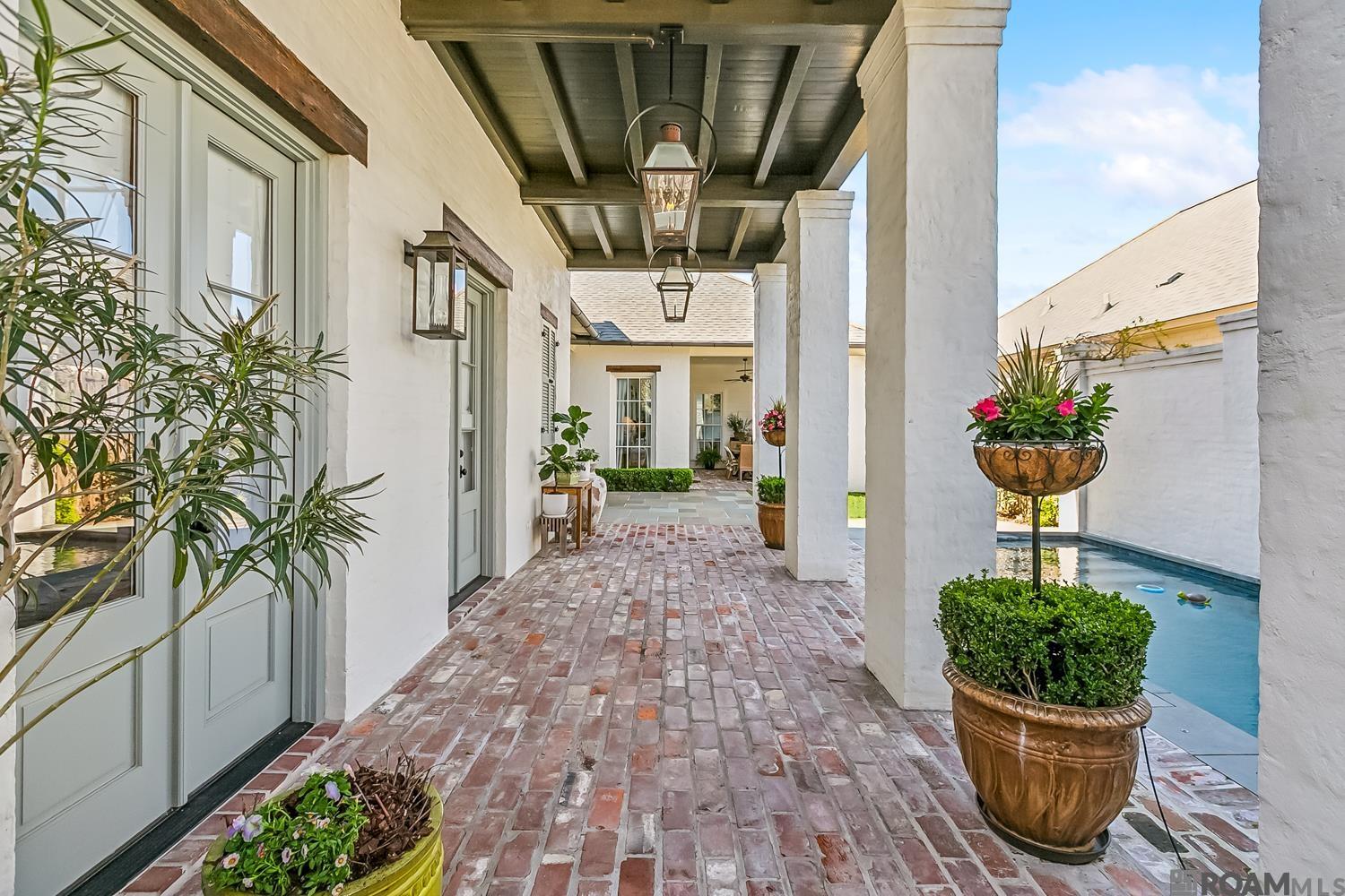 8032 Settlers Cir