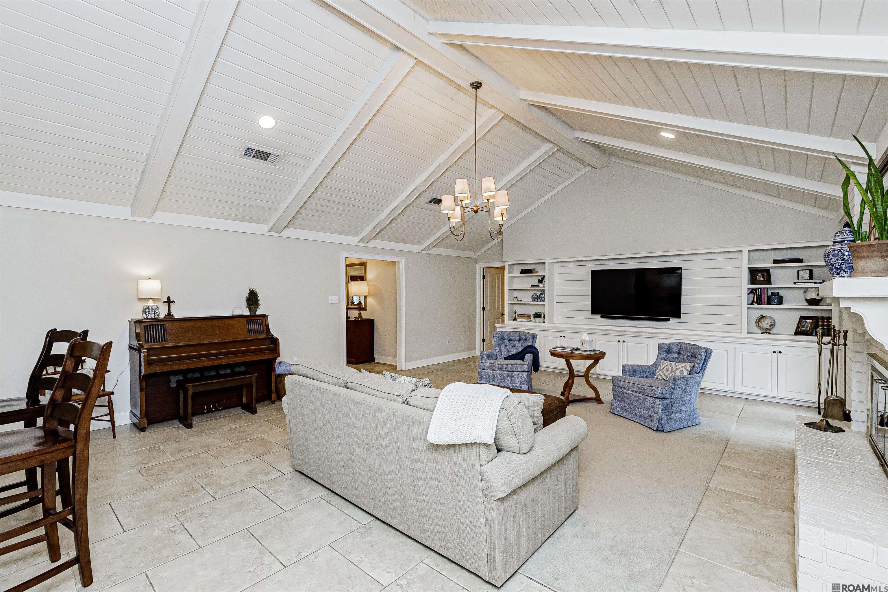 4023 N Bluebonnet Dr