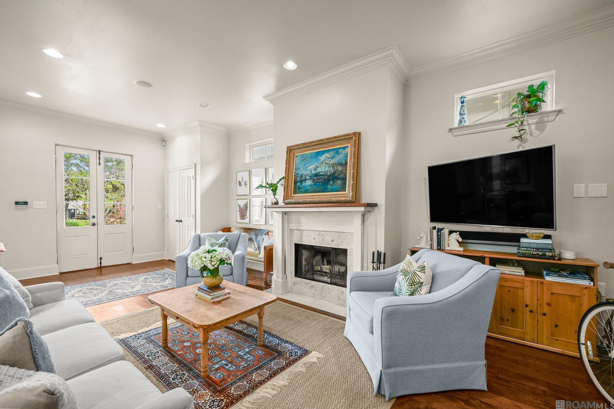 236 Maximillian St
