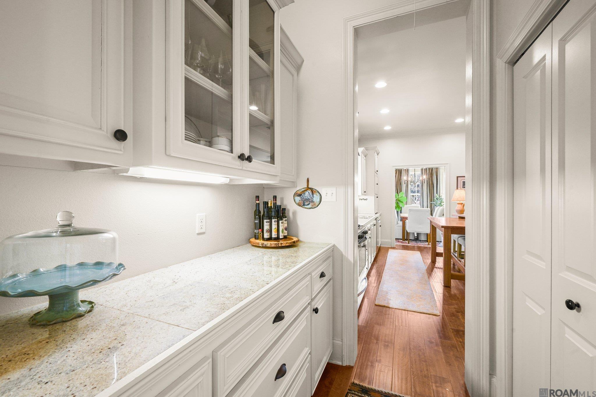 236 Maximillian St