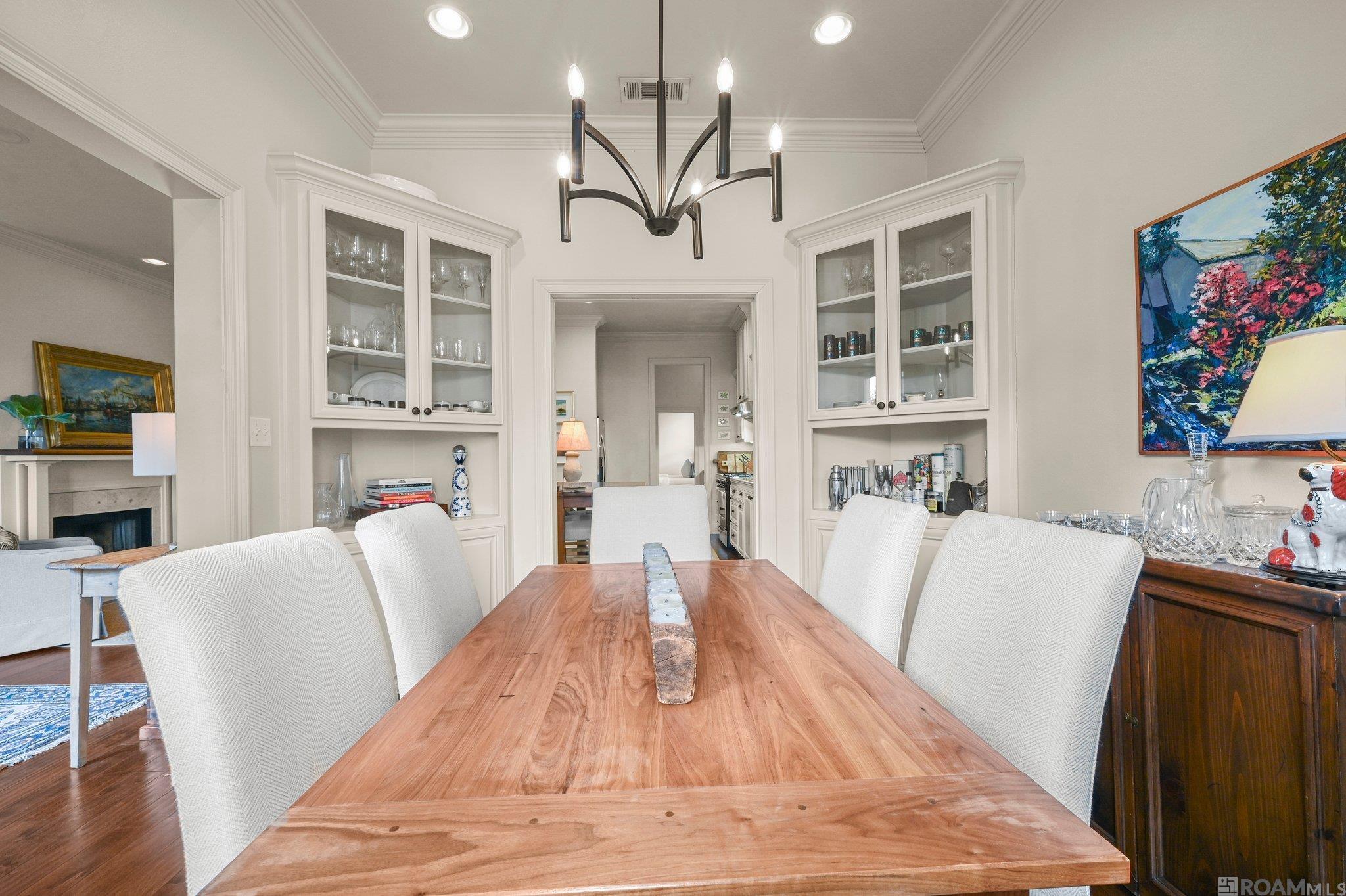 236 Maximillian St
