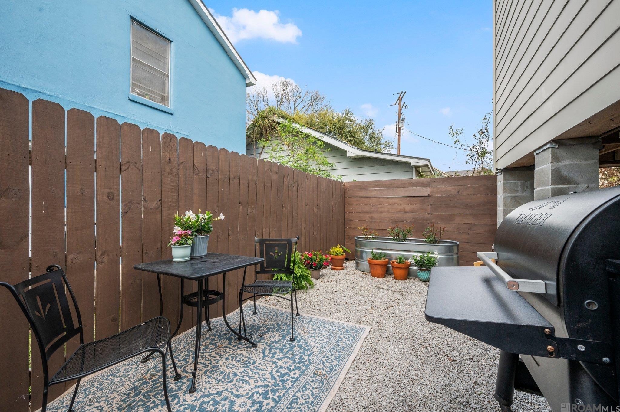 236 Maximillian St