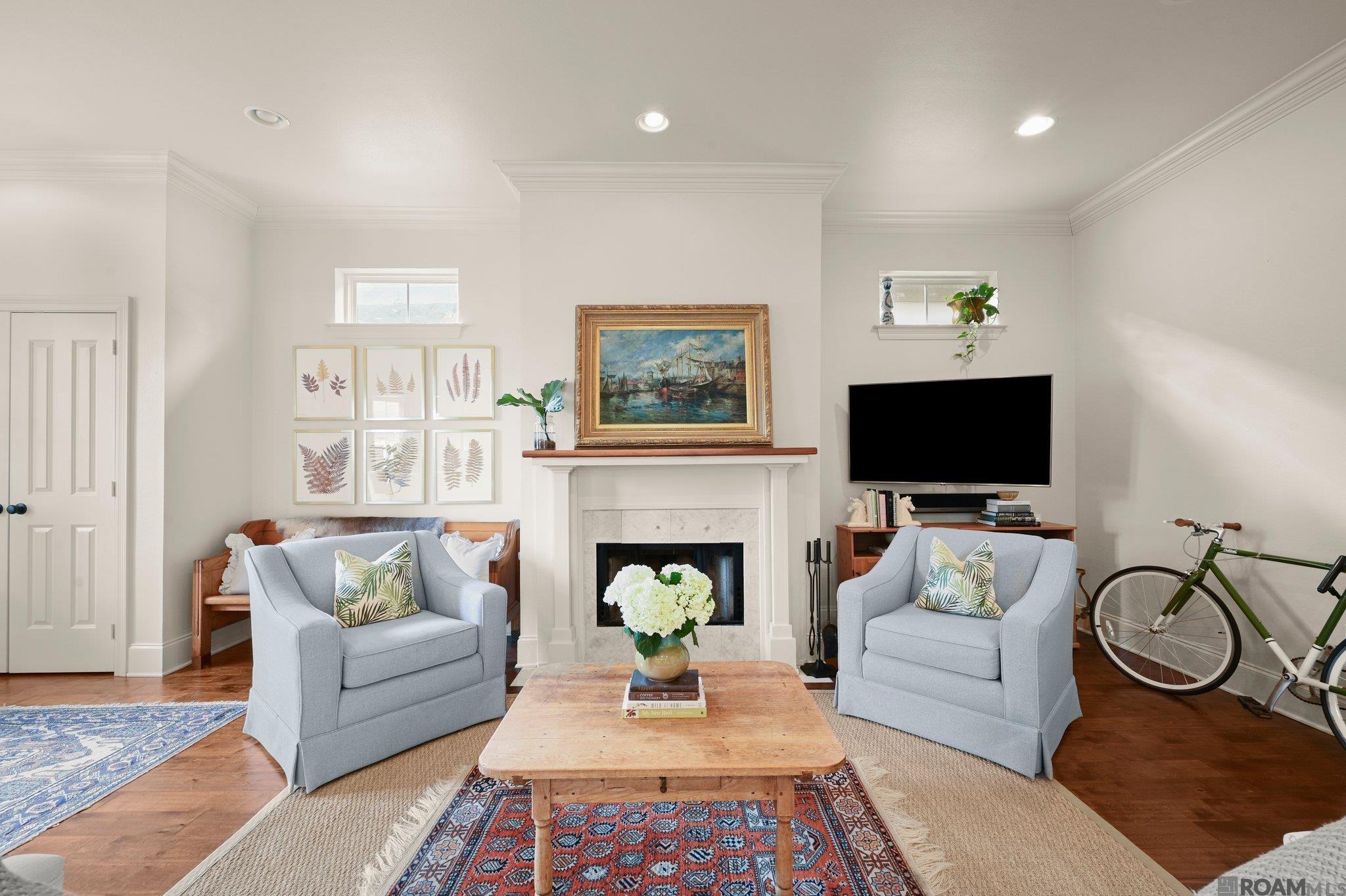 236 Maximillian St