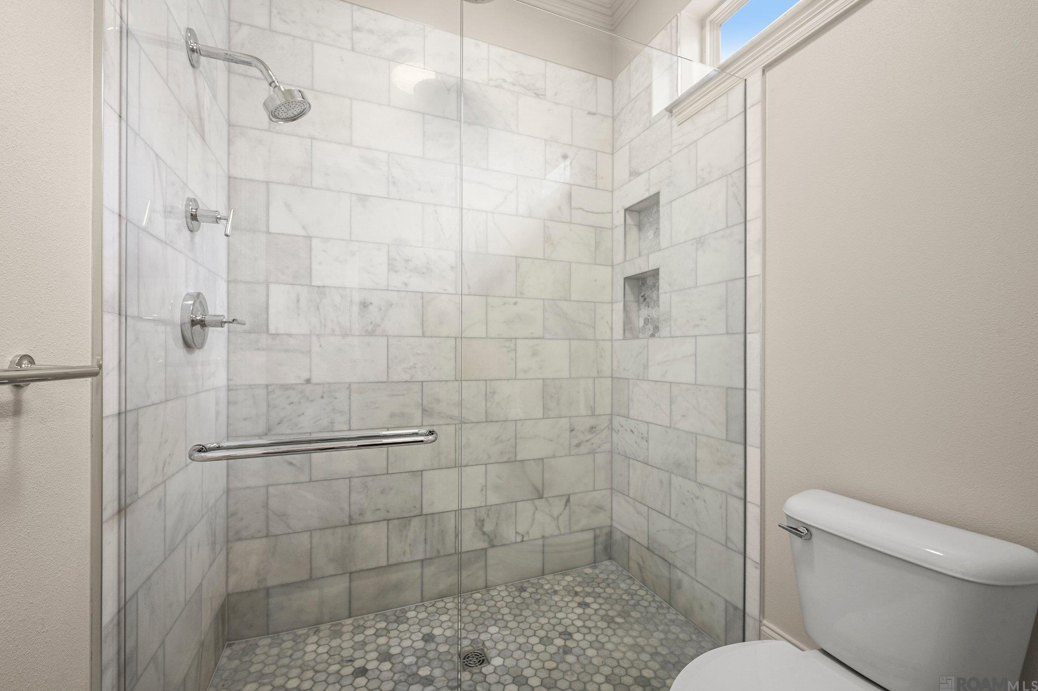 236 Maximillian St